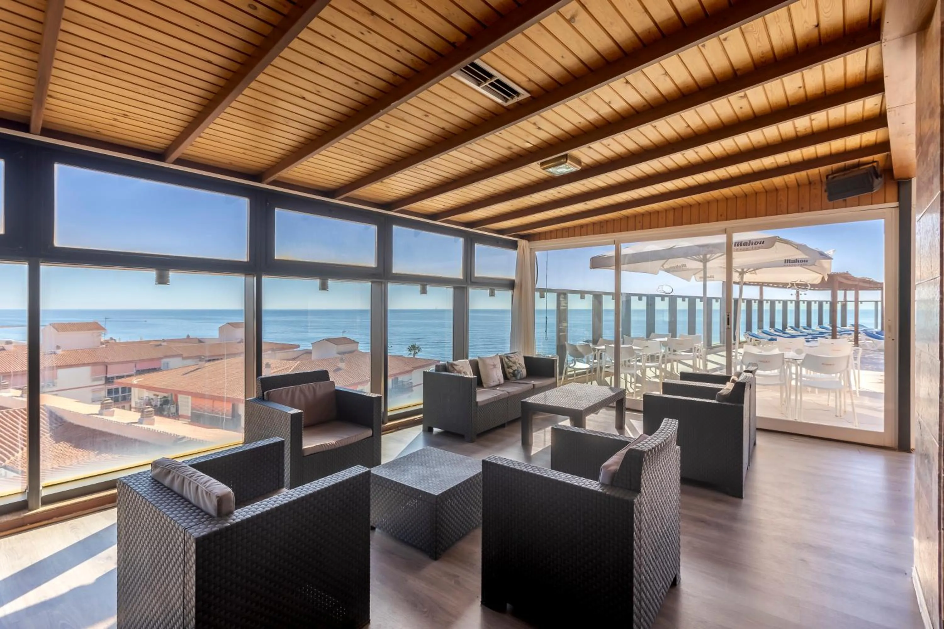 Restaurant/places to eat in Moon Dreams Calabahía