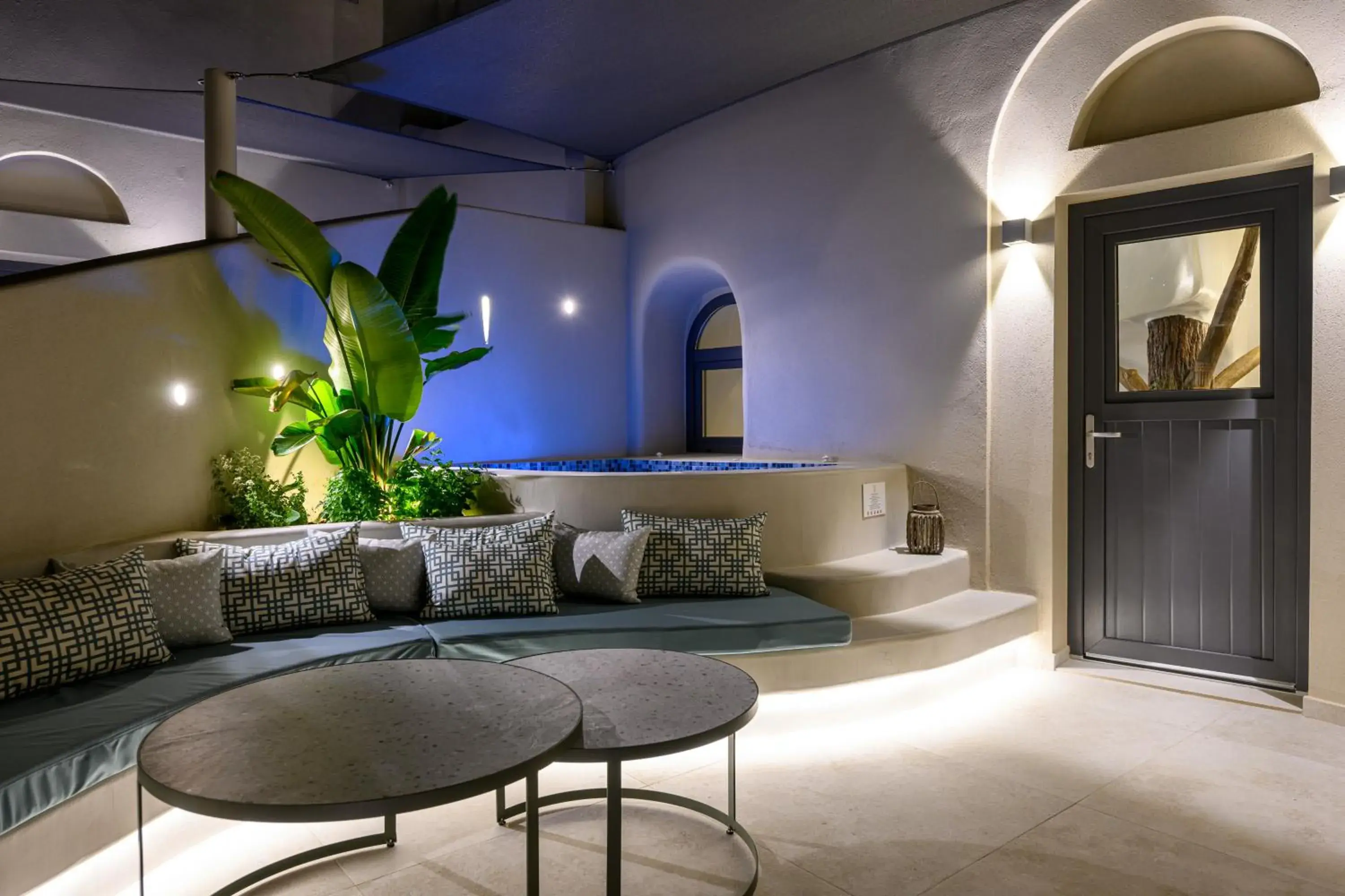 Executive Oak Suite with Outdoor Hot Tub in Galaria Serenity Suites Executive Oak Suite with Outdoor Hot Tub in Galaria Serenity Suites