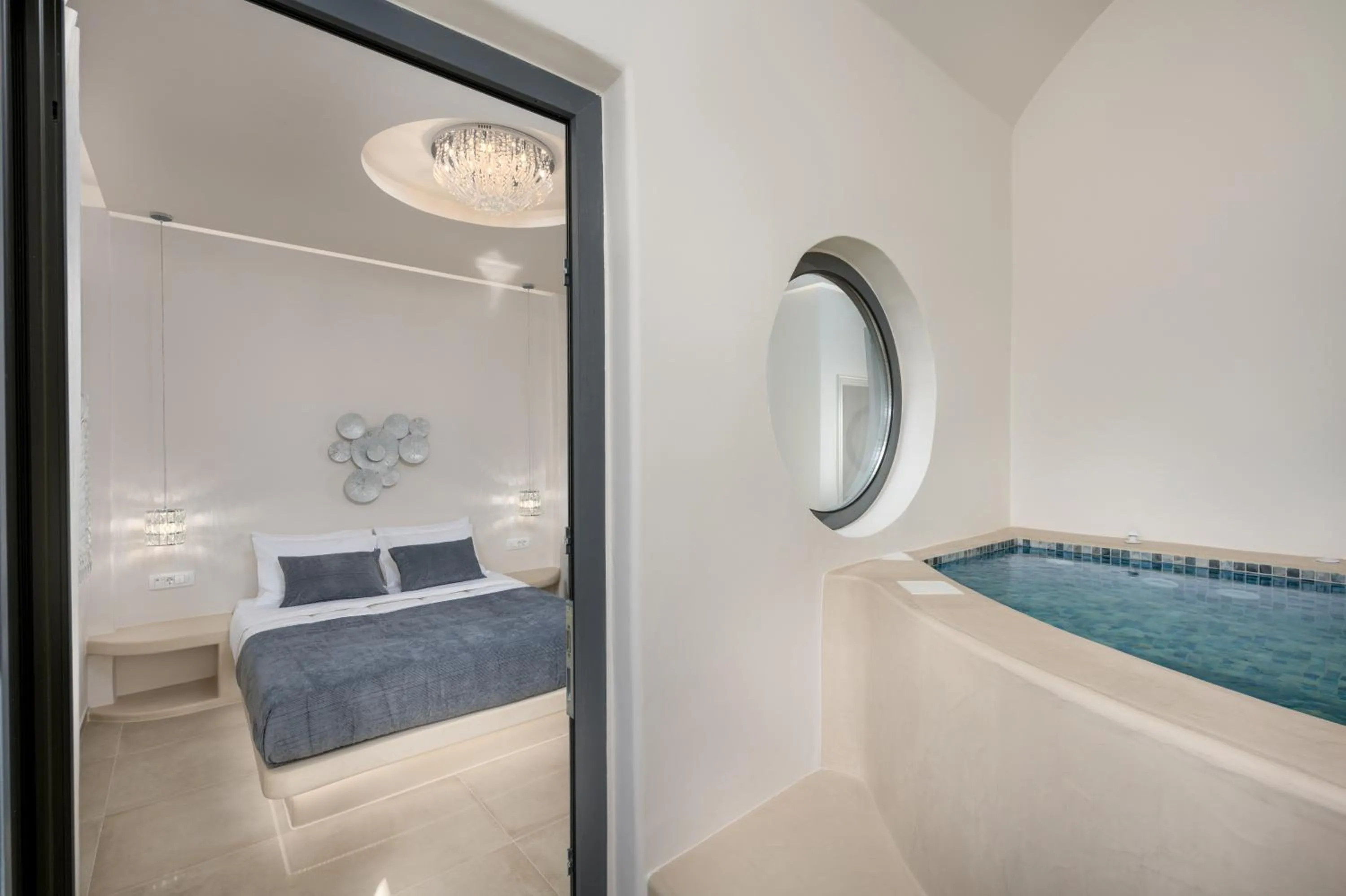 Photo of the whole room, Bed in Galaria Serenity Suites