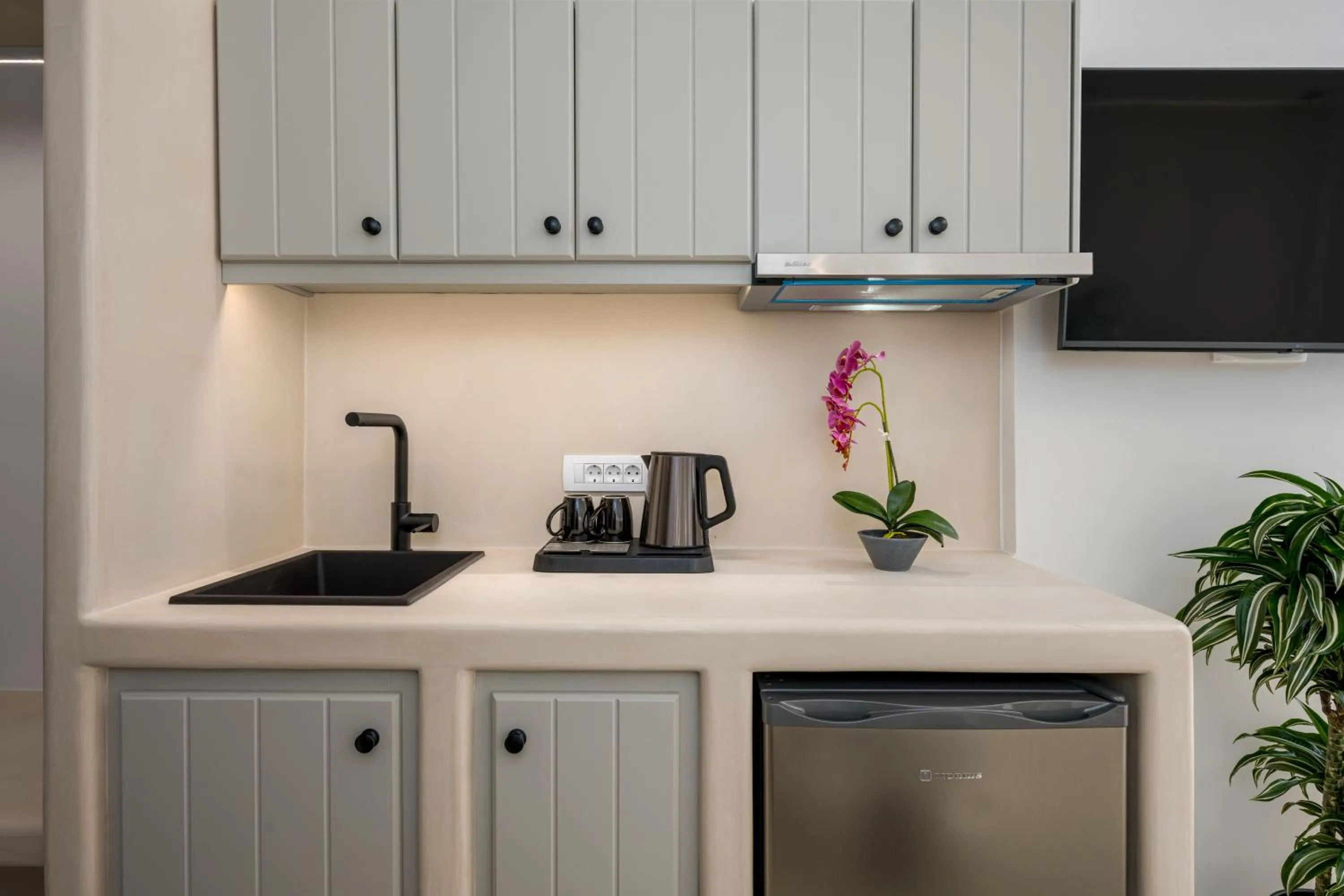 Coffee/tea facilities in Galaria Serenity Suites