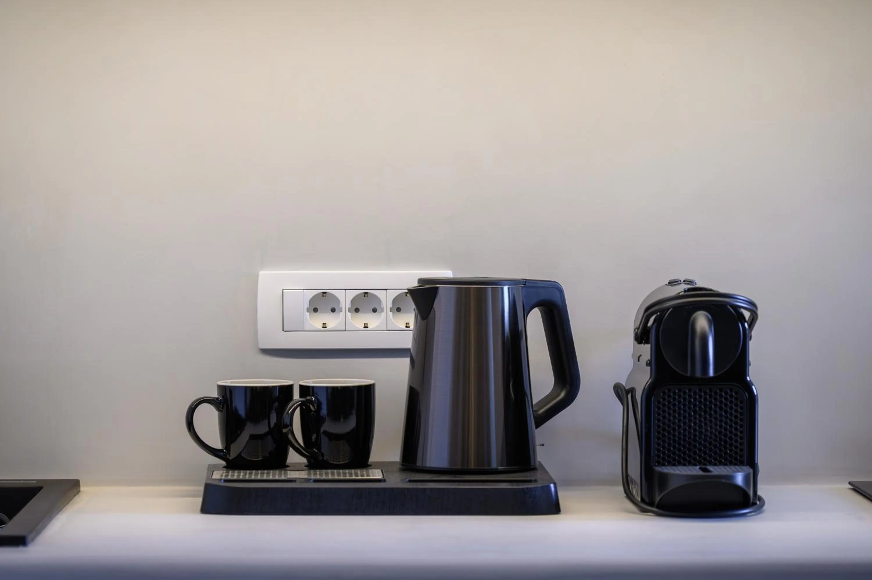 Coffee/tea facilities in Galaria Serenity Suites