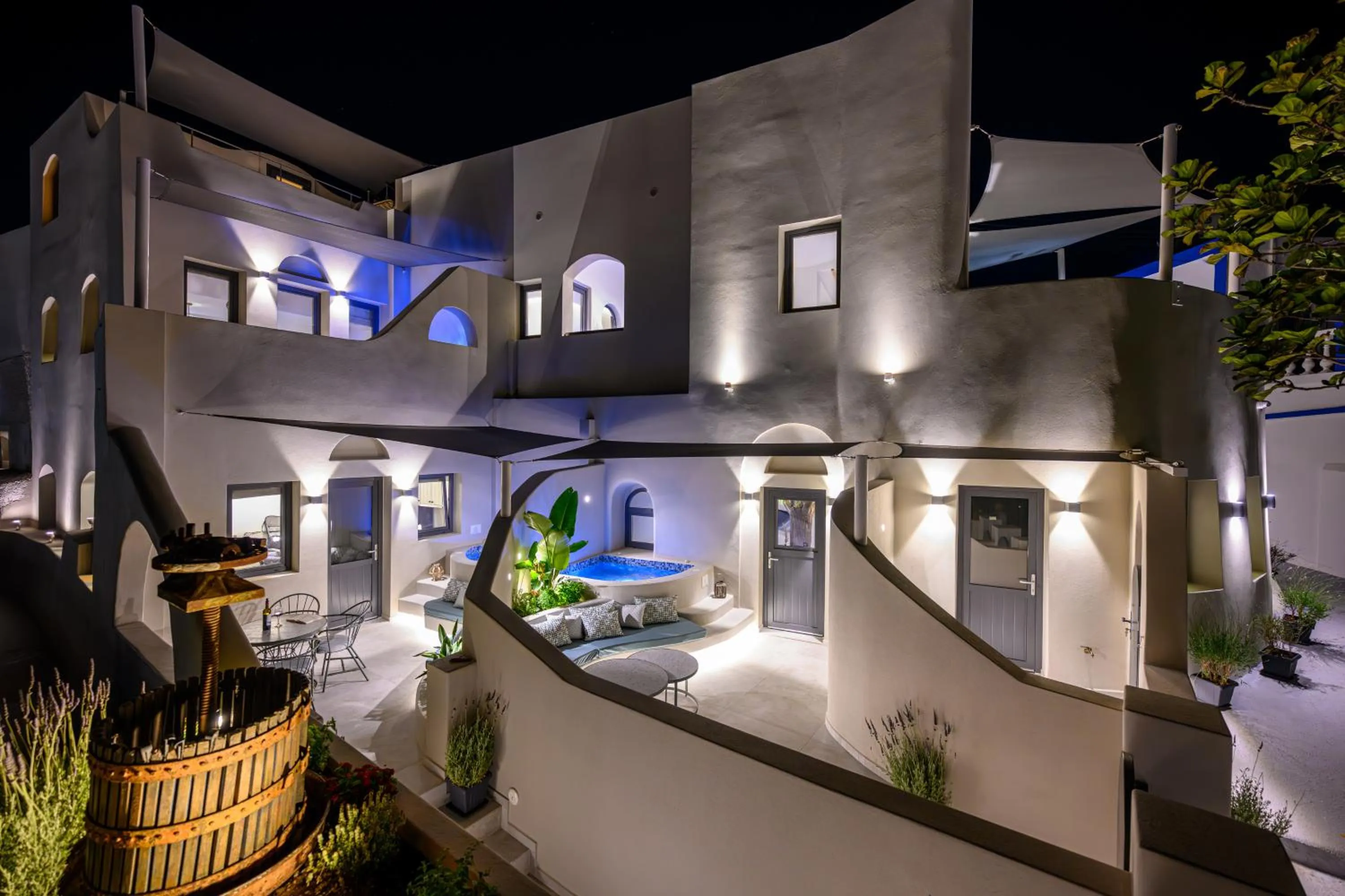 Property building in Galaria Serenity Suites