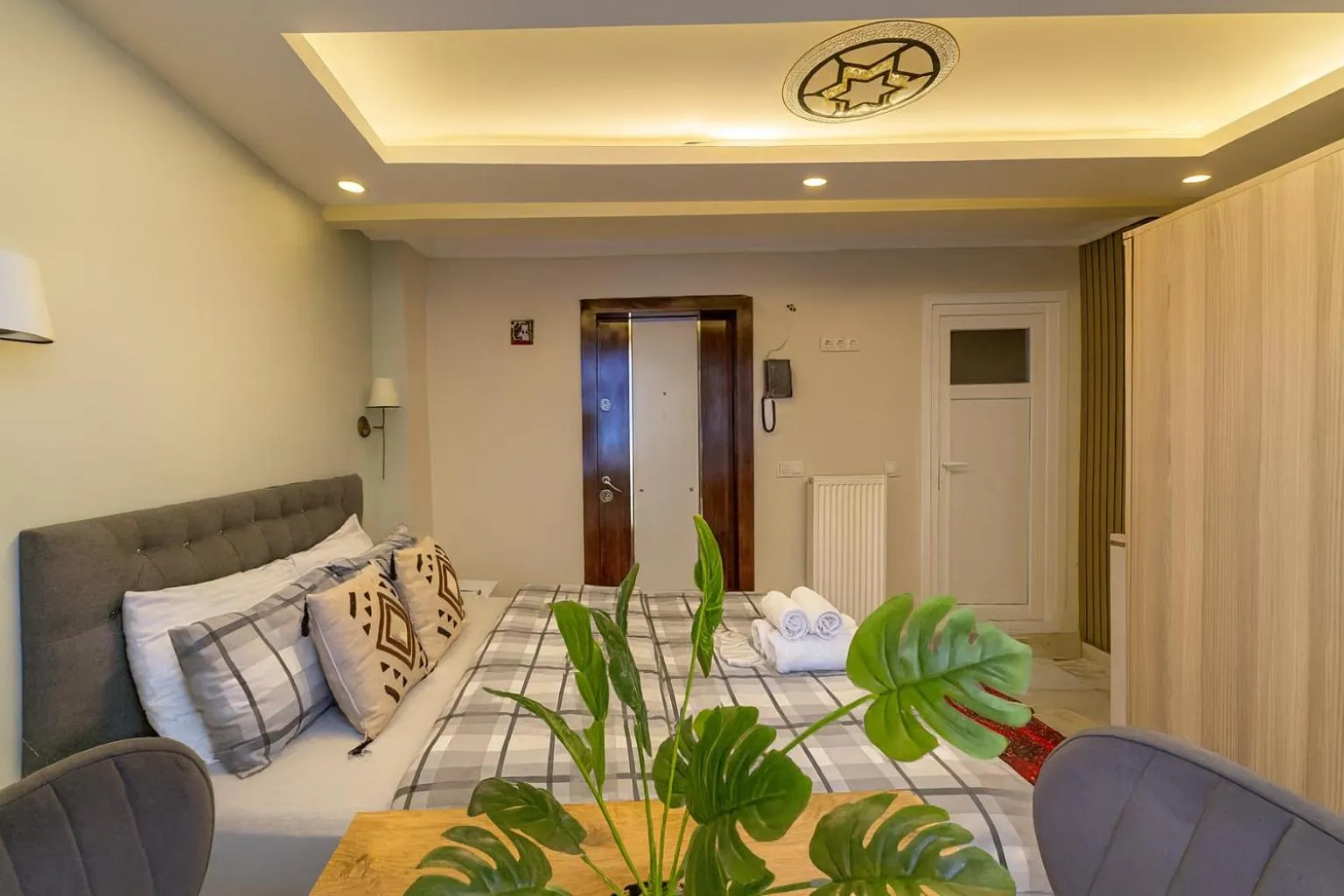 Bed in Ozer Hotel & Apartments