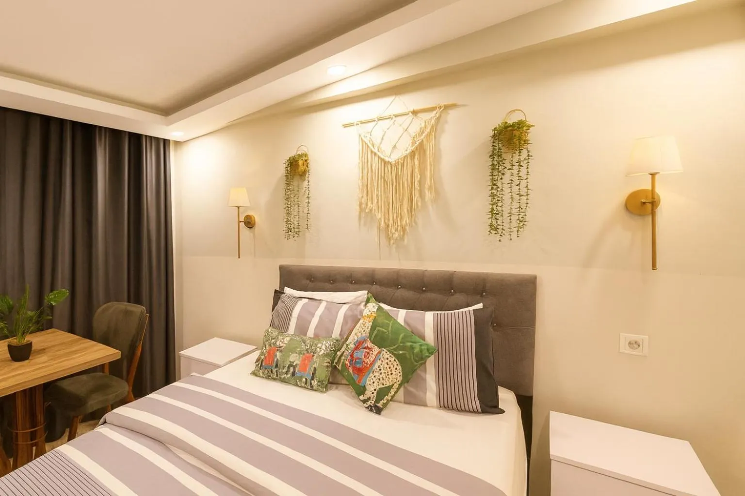 Bed in Ozer Hotel & Apartments