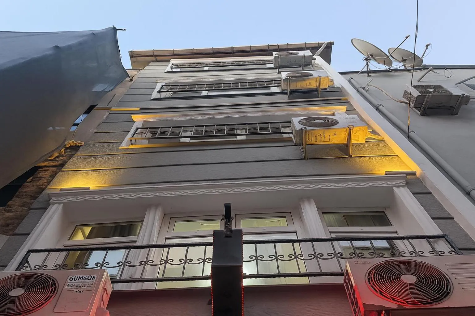 Property building in Ozer Hotel & Apartments