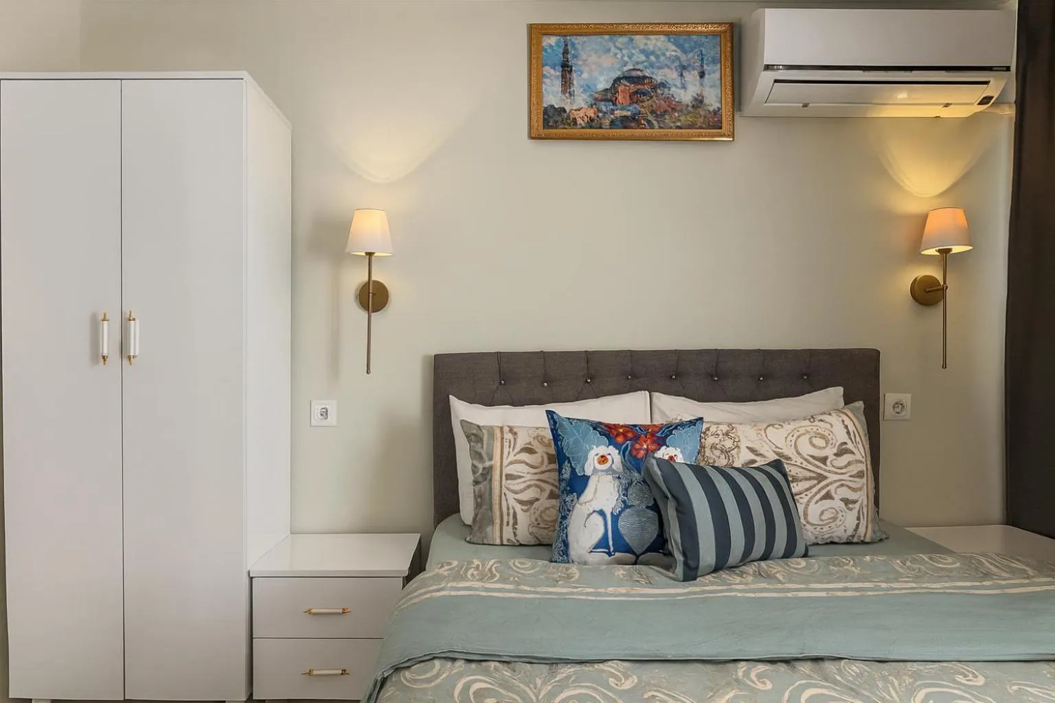 Bed in Ozer Hotel & Apartments