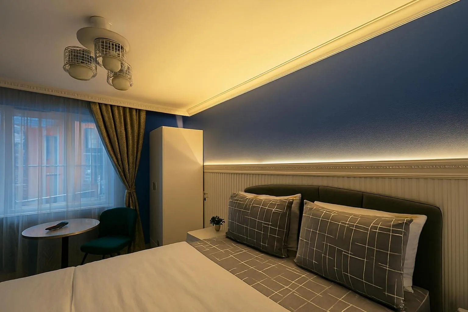 Bed in Ozer Hotel & Apartments