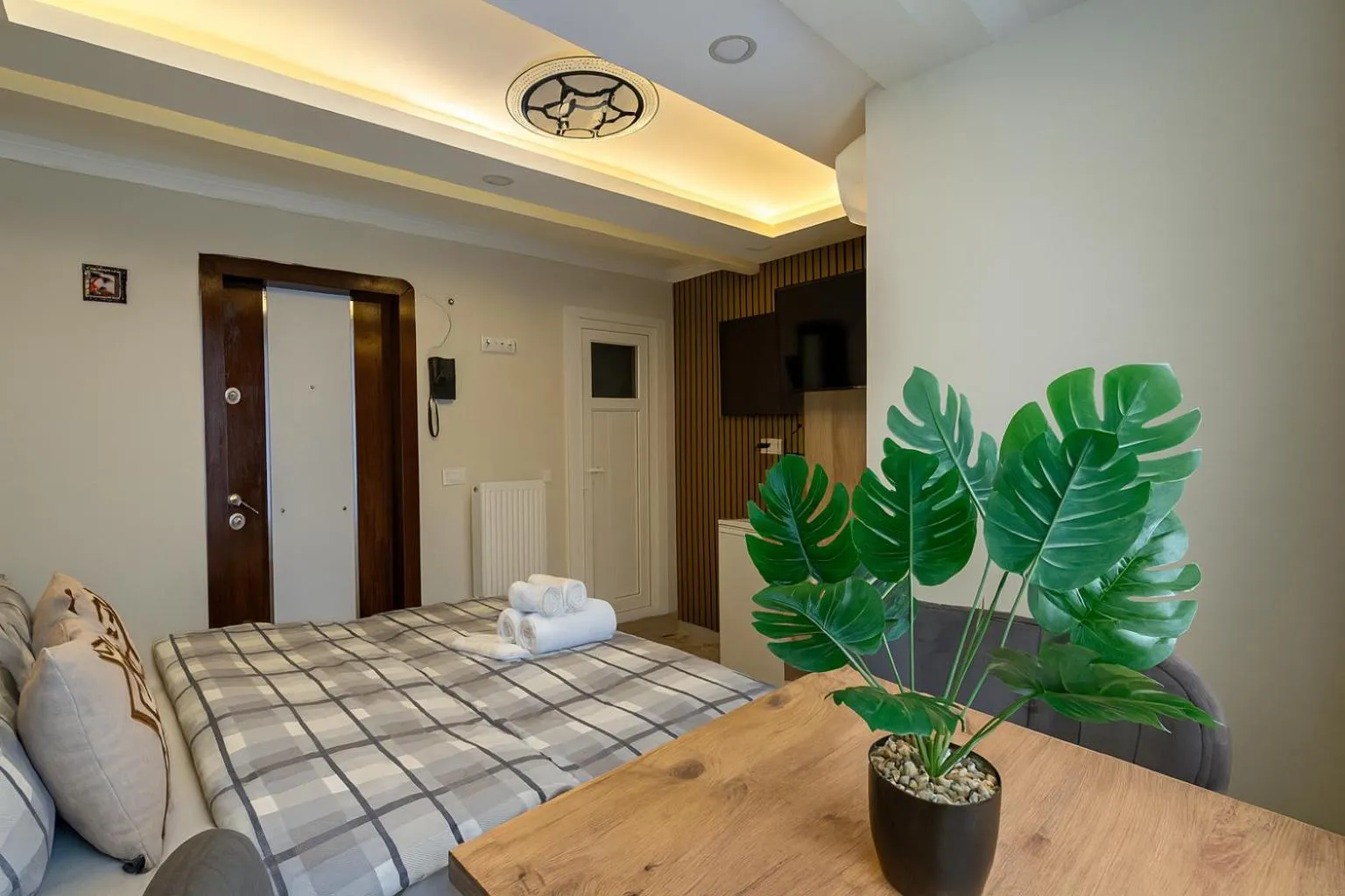 Bed in Ozer Hotel & Apartments