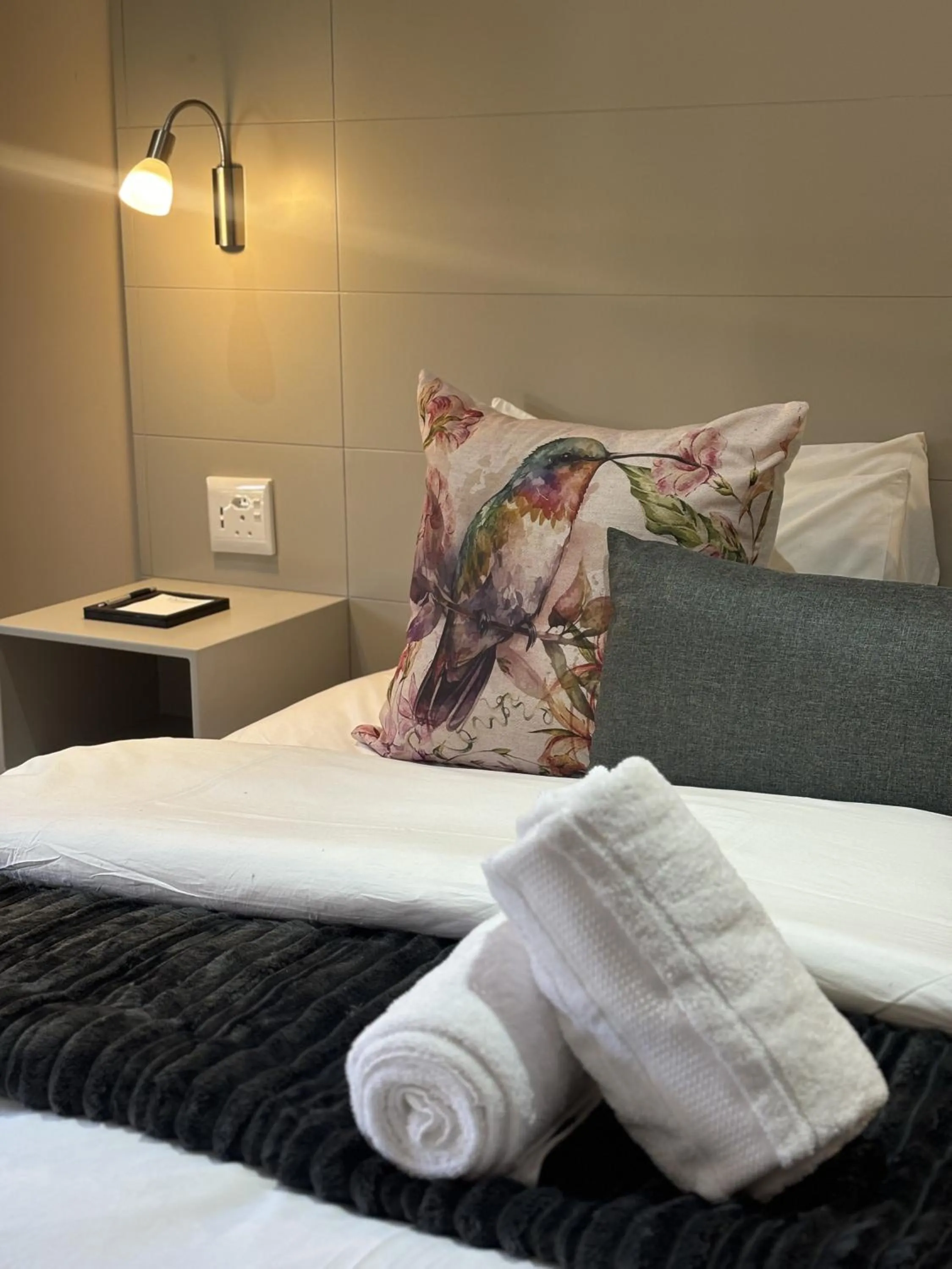 King Room with Balcony in Accommodation Bedfordview - Hethersett Guesthouse