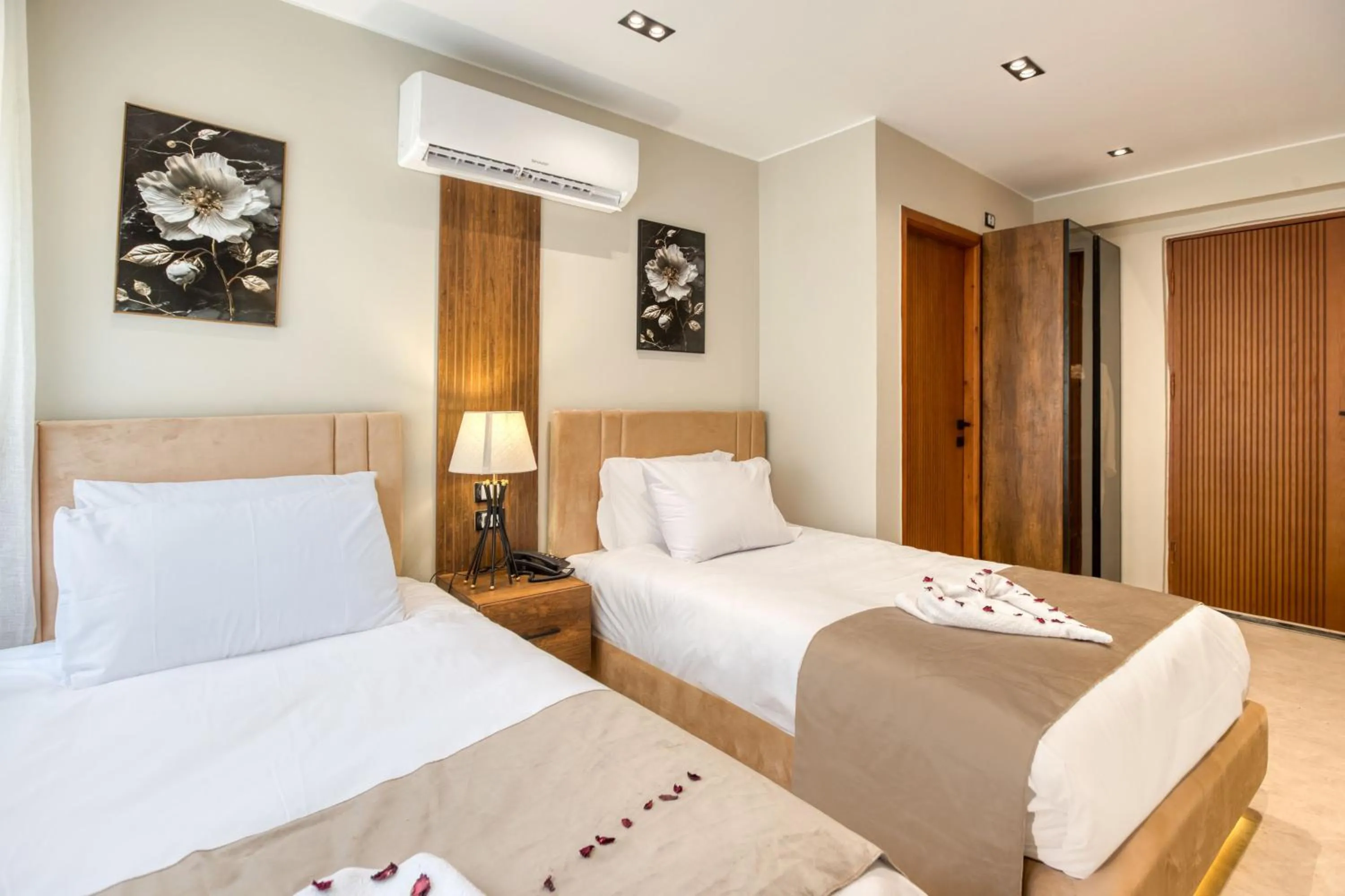 Bed in Gaia Pyramids Hotel
