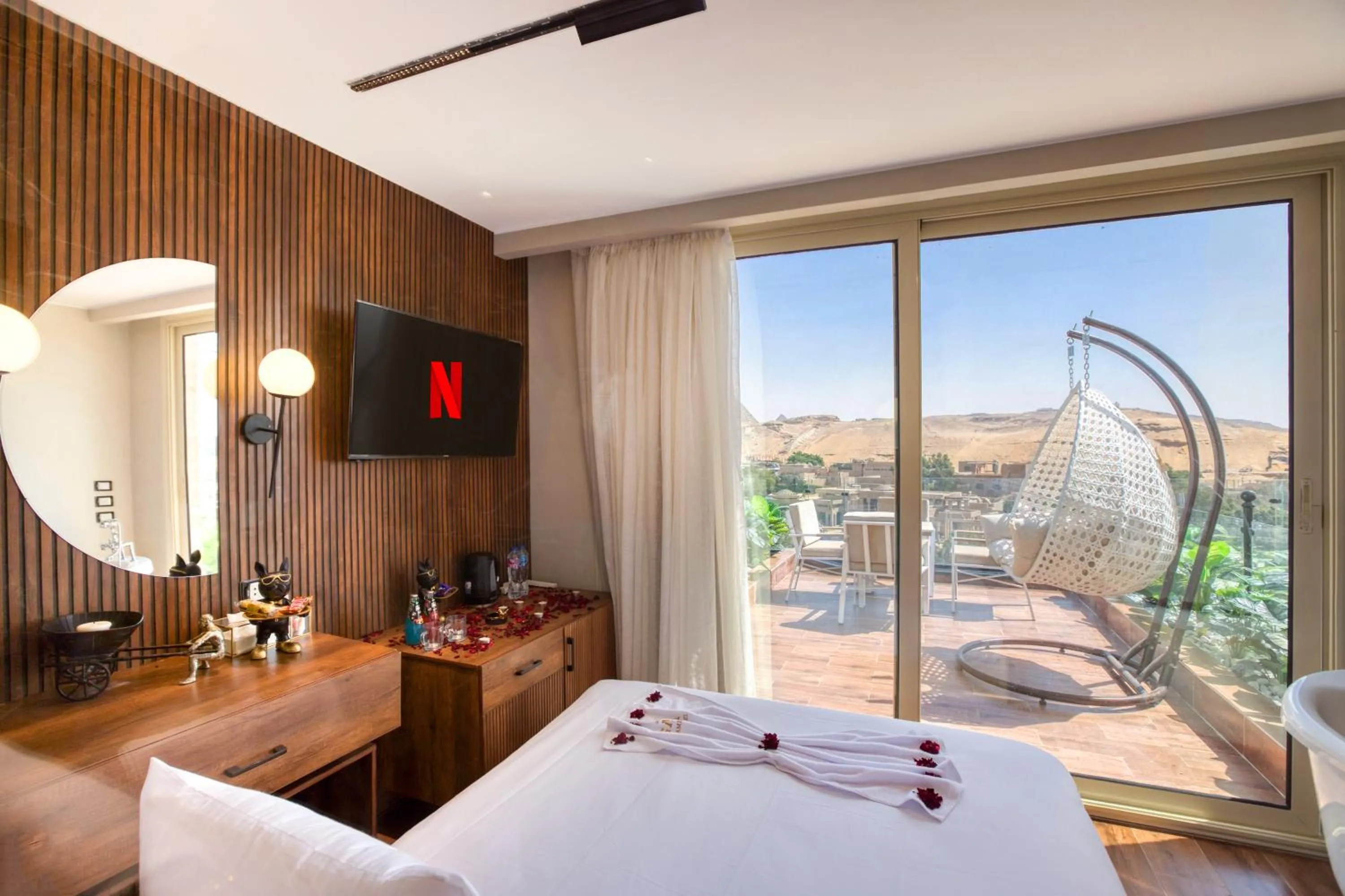 View (from property/room), Bed in Gaia Pyramids Hotel