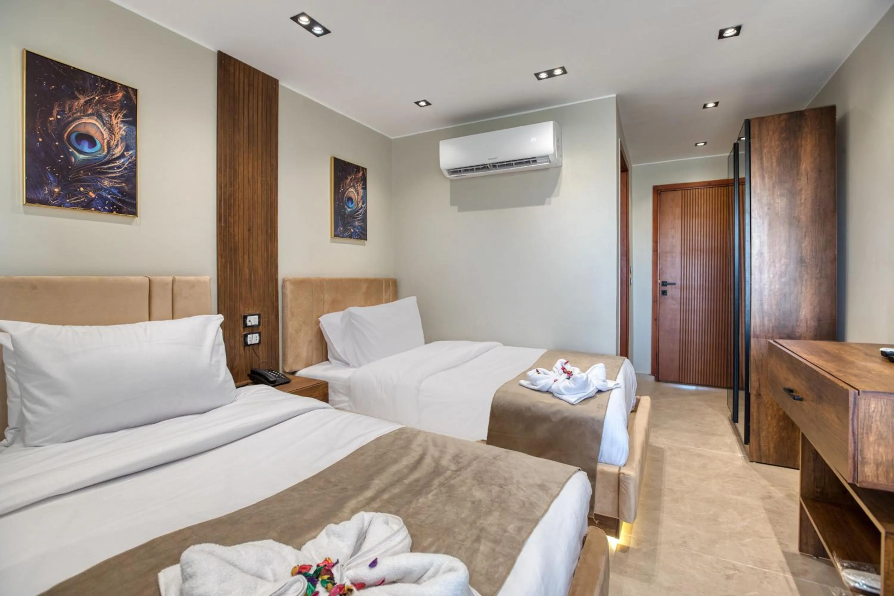 Bedroom, Bed in Gaia Pyramids Hotel