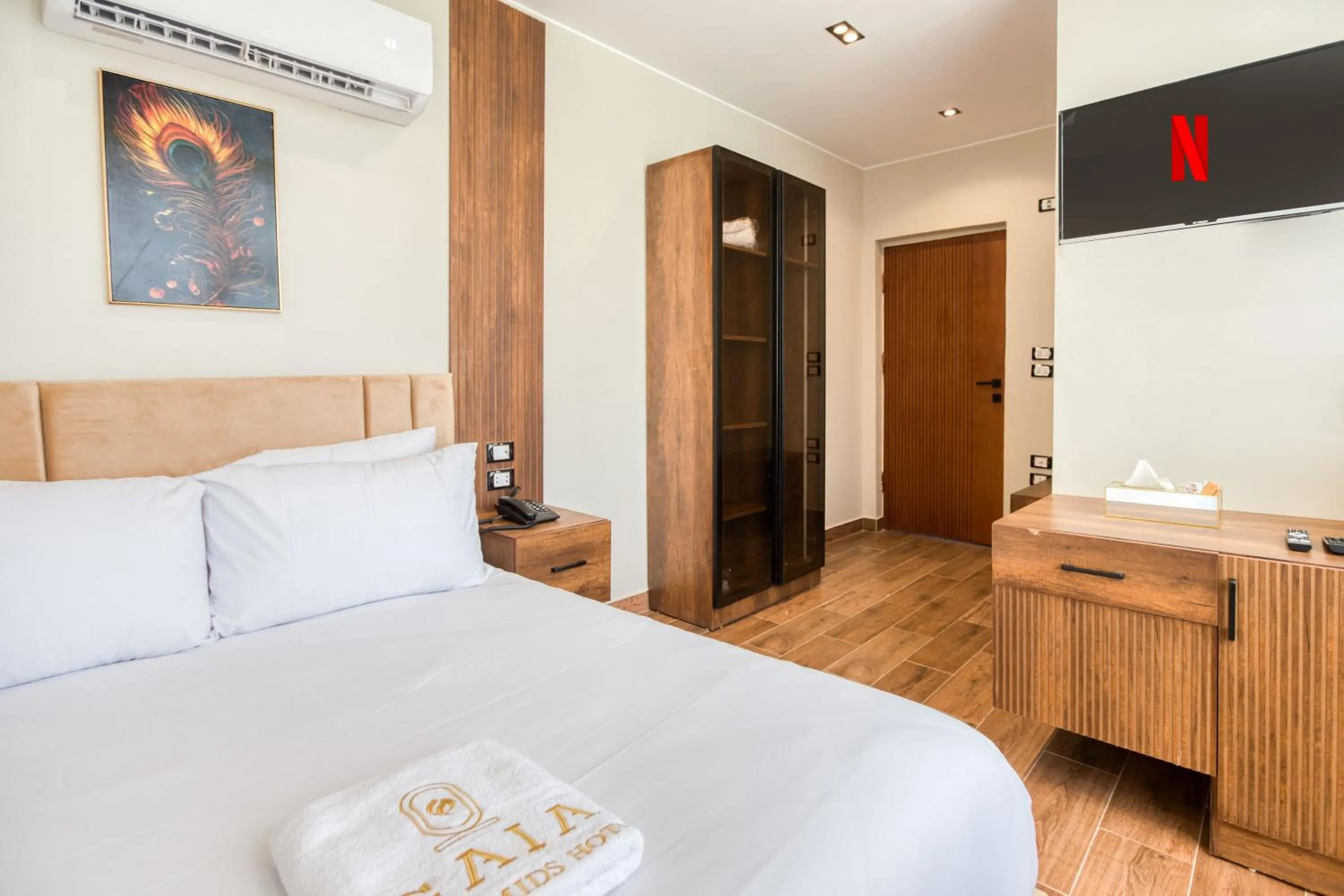 Photo of the whole room, Bed in Gaia Pyramids Hotel