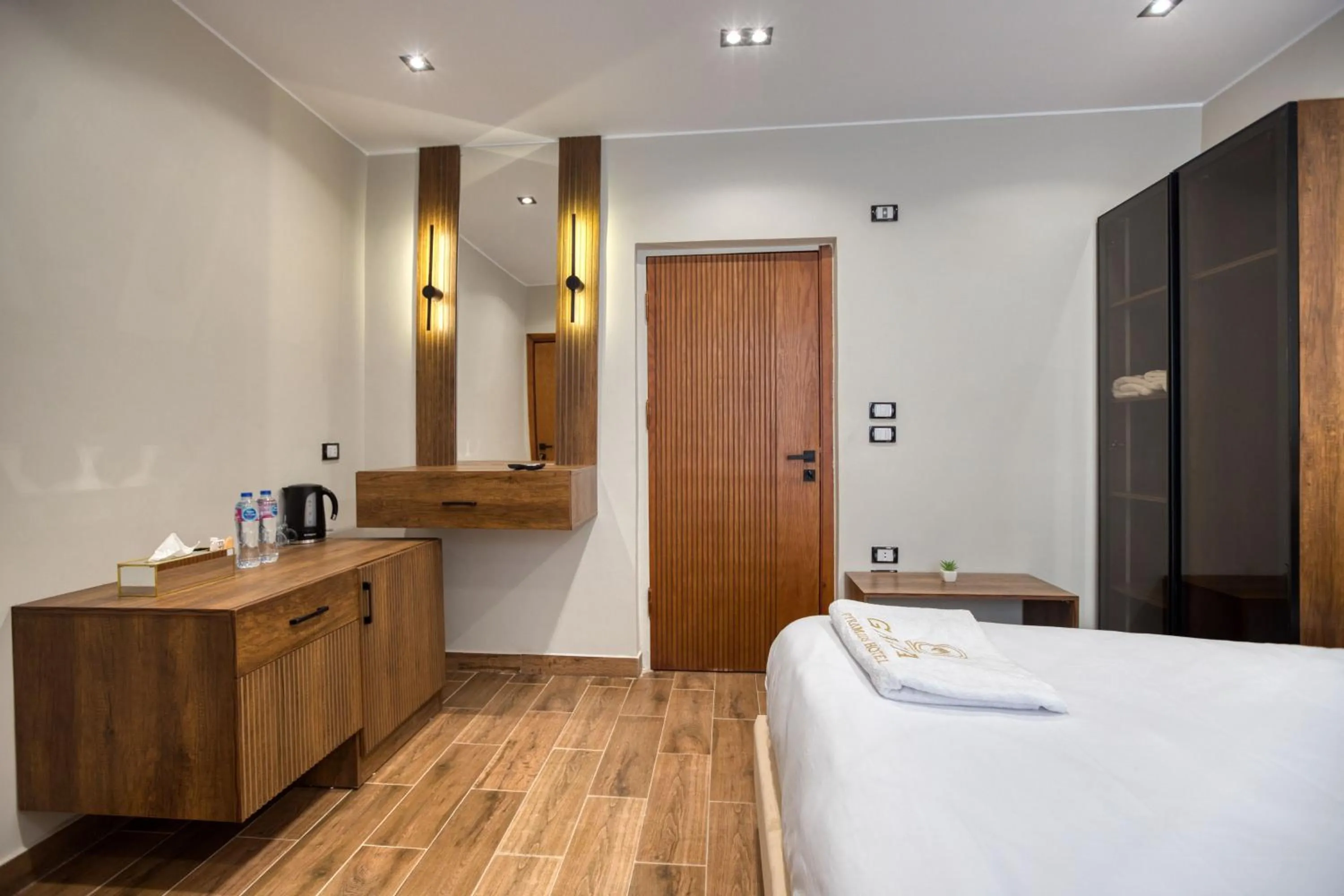 Photo of the whole room, Bed in Gaia Pyramids Hotel