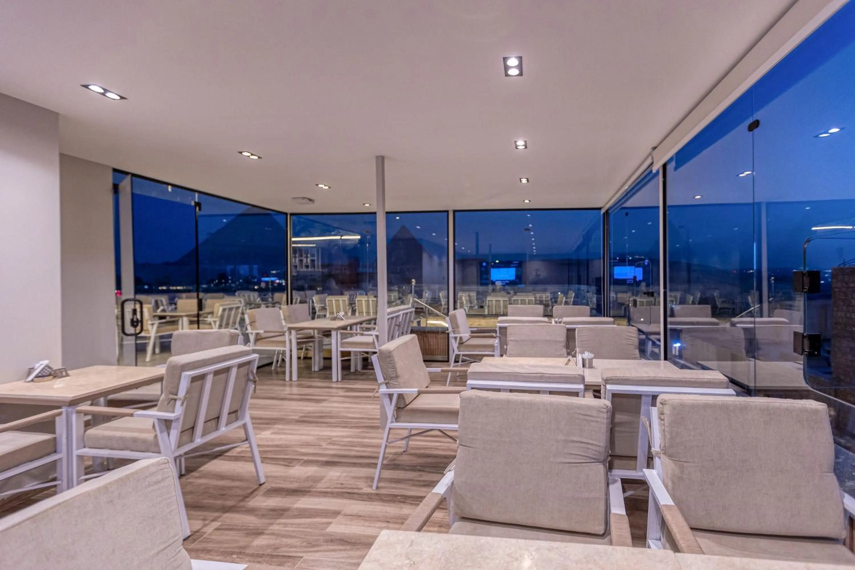 Restaurant/places to eat in Gaia Pyramids Hotel