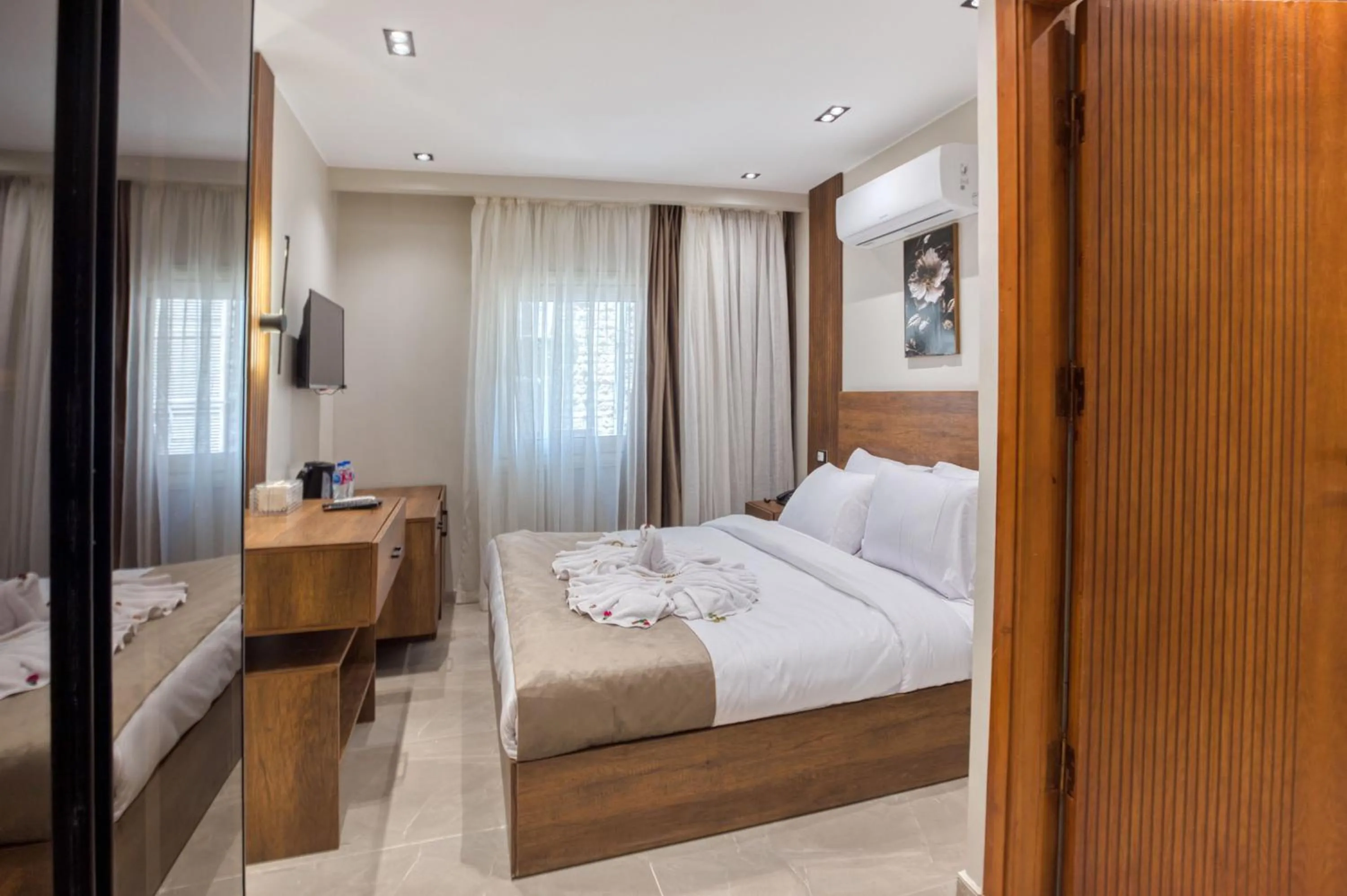 TV and multimedia, Bed in Gaia Pyramids Hotel