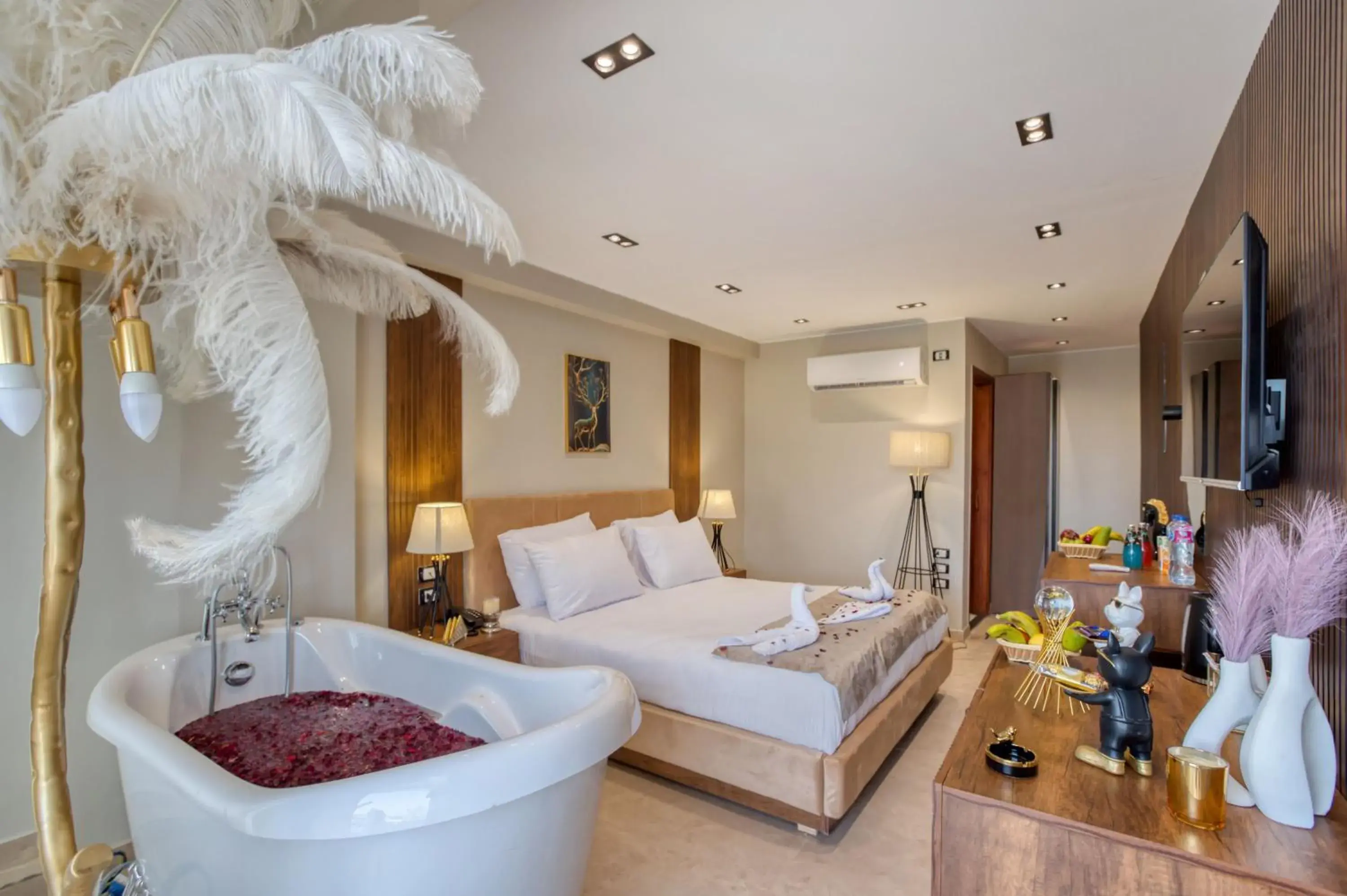 Queen Suite with Spa Bath in Gaia Pyramids Hotel Queen Suite with Spa Bath in Gaia Pyramids Hotel