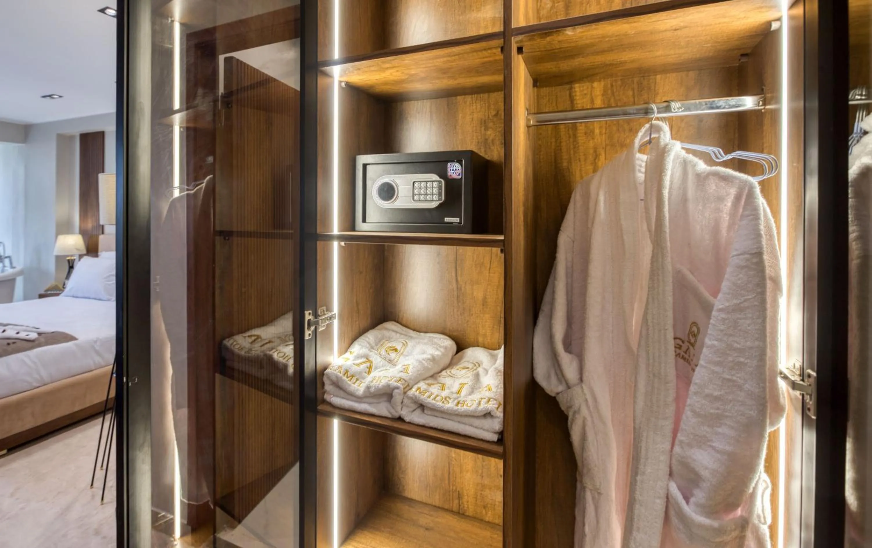 Photo of the whole room, Bed in Gaia Pyramids Hotel