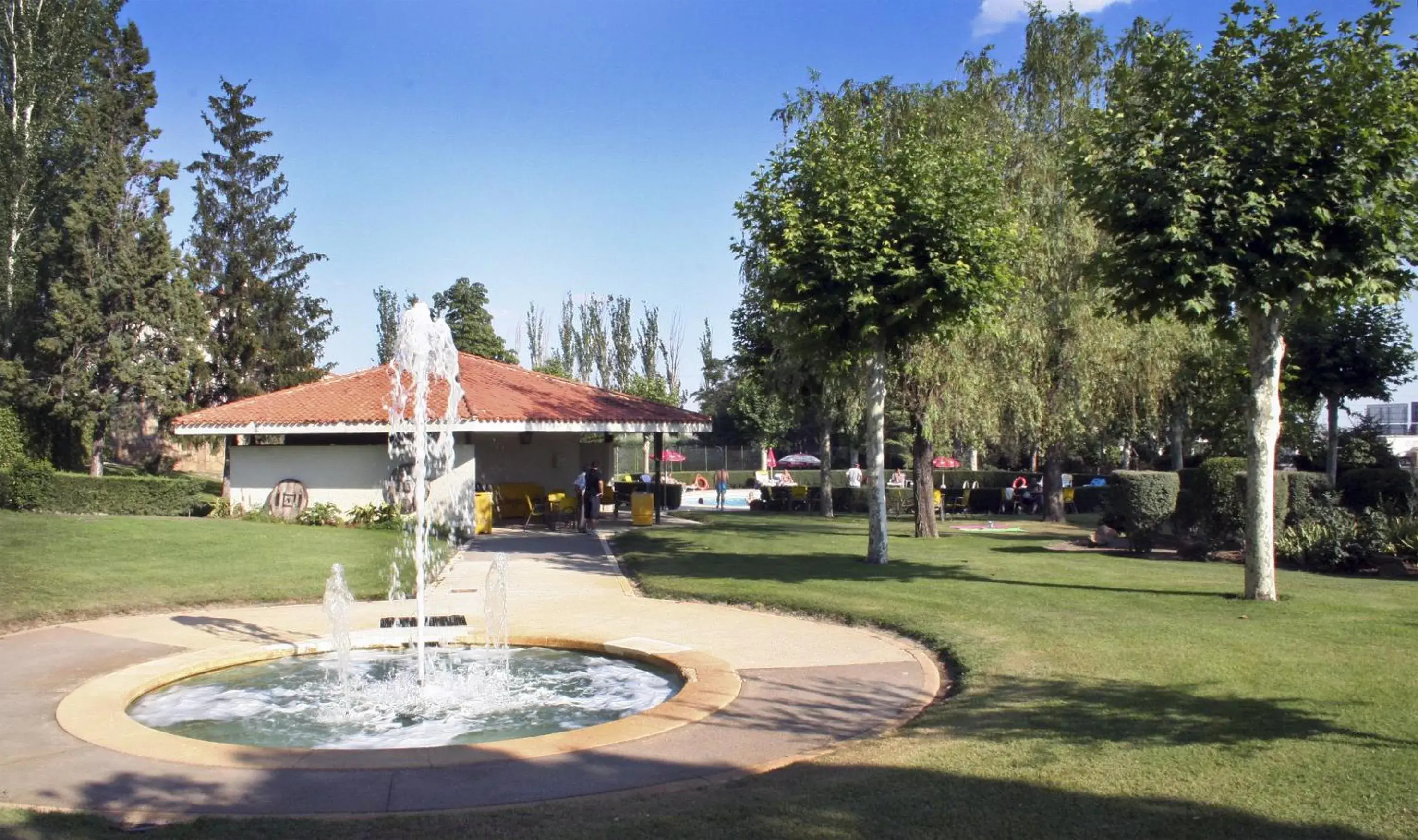 Facade/entrance in Gran Hotel Los Angeles Facade/entrance in Gran Hotel Los Angeles
