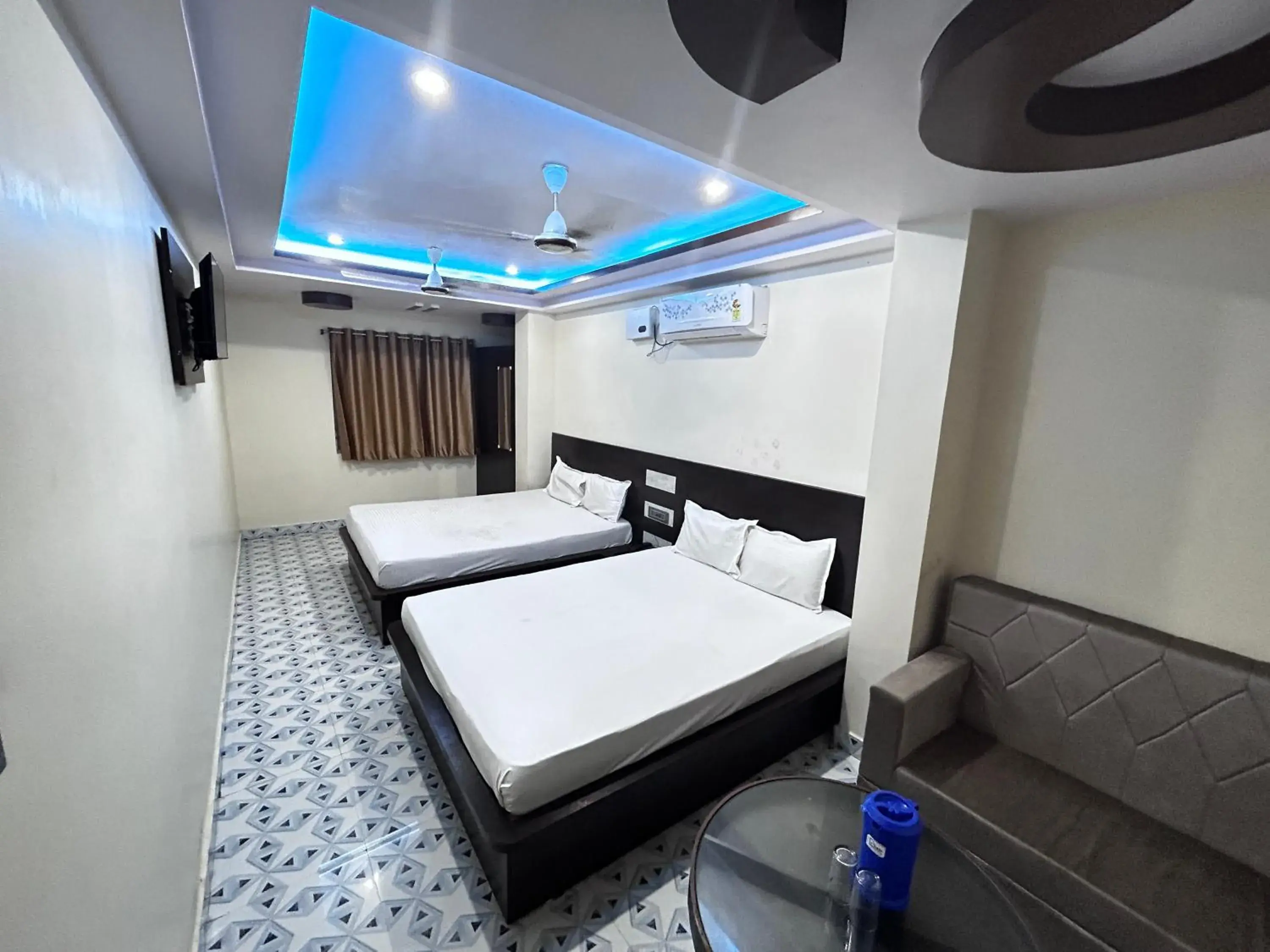 View (from property/room), Bed in SS Hotel View (from property/room), Bed in SS Hotel