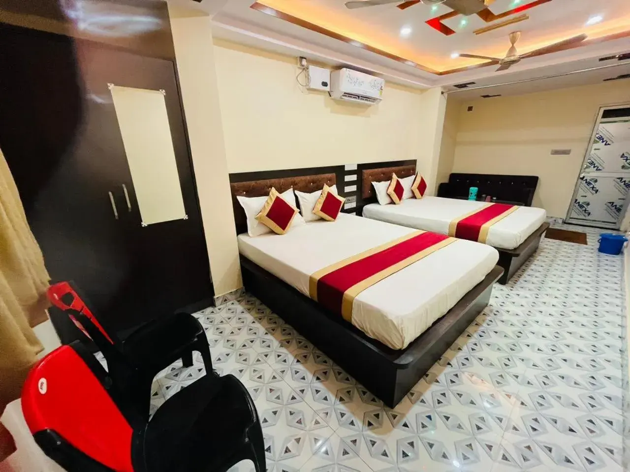 View (from property/room), Bed in SS Hotel View (from property/room), Bed in SS Hotel