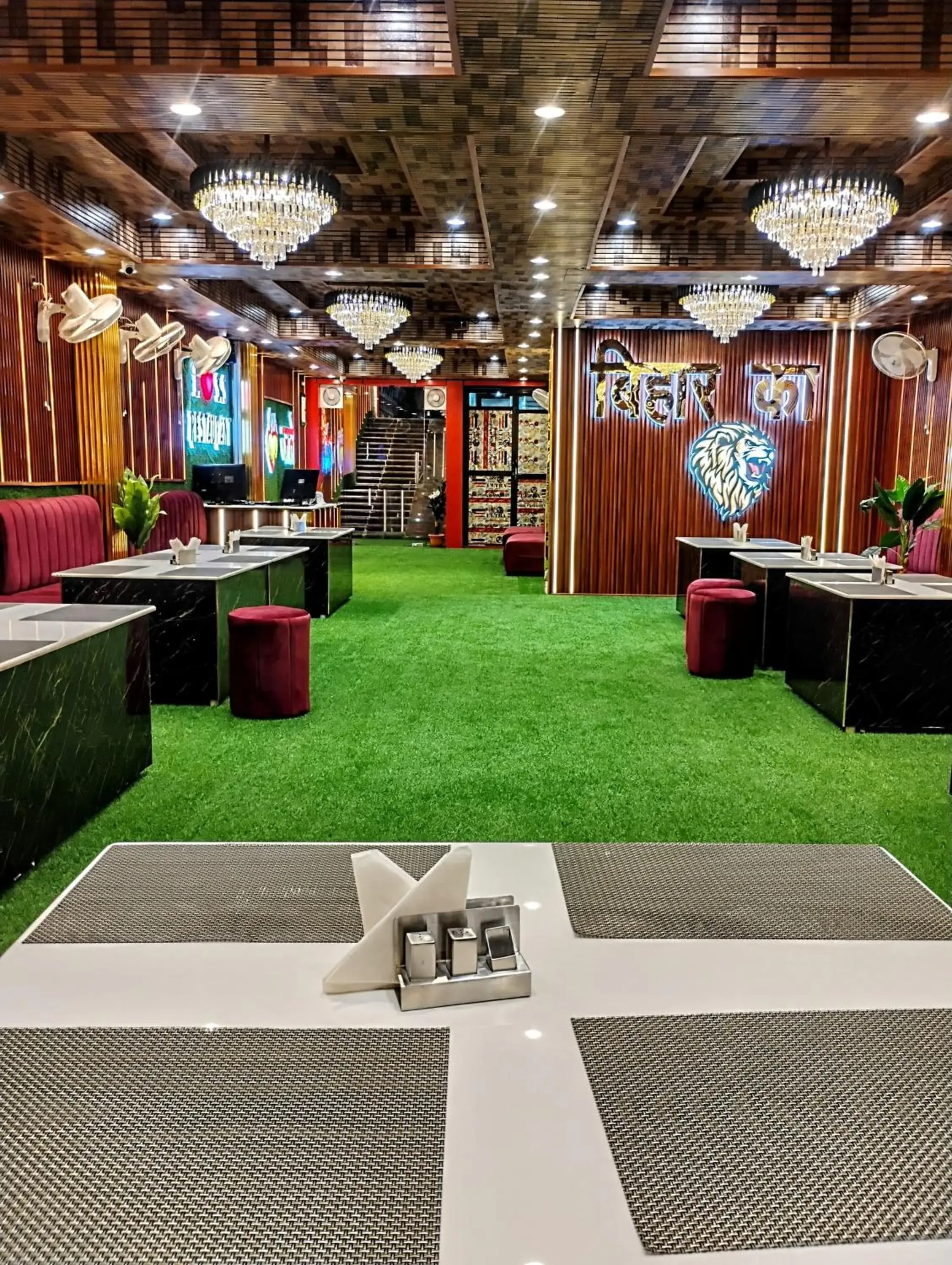 Restaurant/places to eat in SS Hotel Restaurant/places to eat in SS Hotel