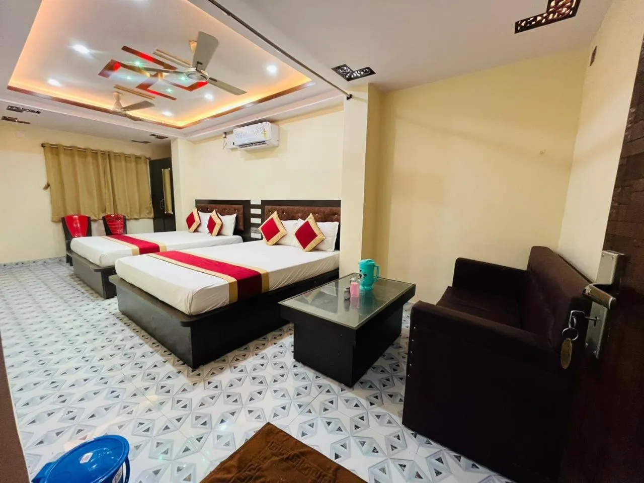 View (from property/room), Bed in SS Hotel