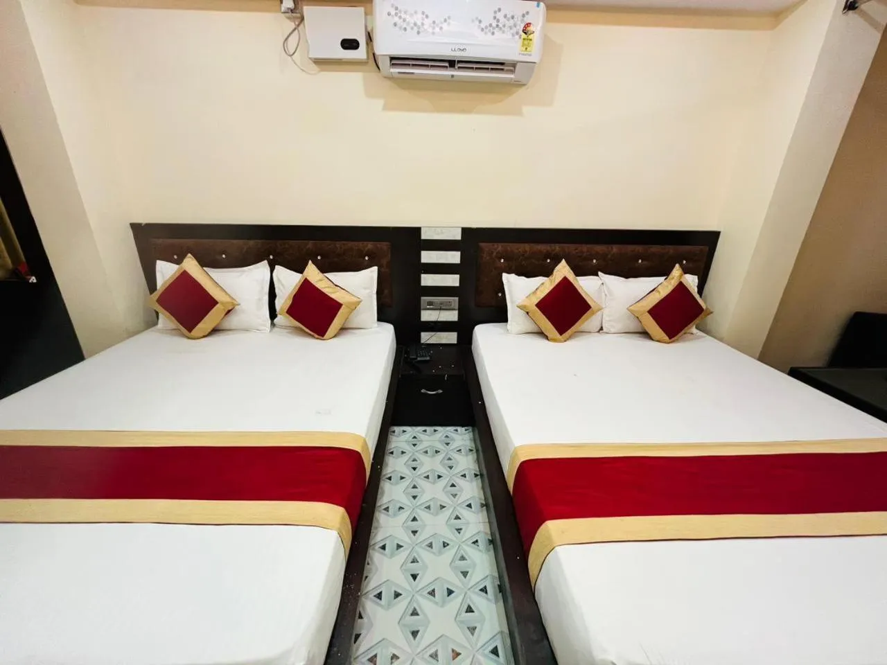 View (from property/room), Bed in SS Hotel