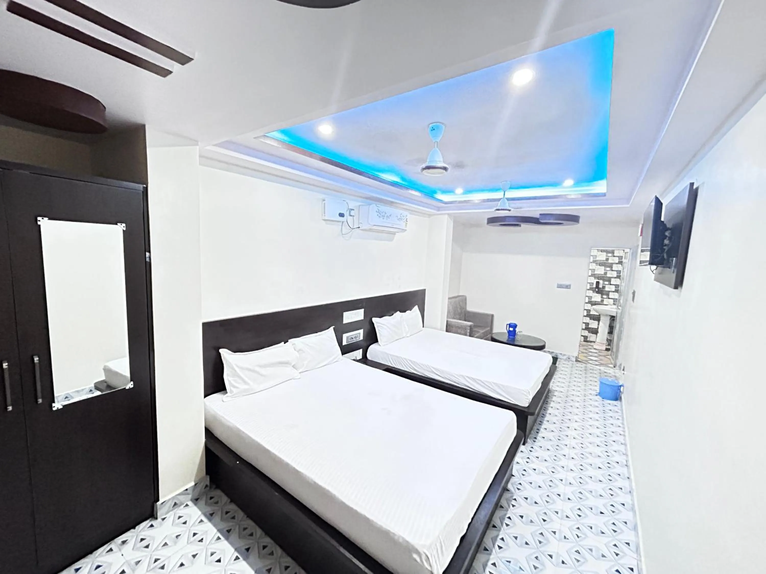 View (from property/room), Bed in SS Hotel