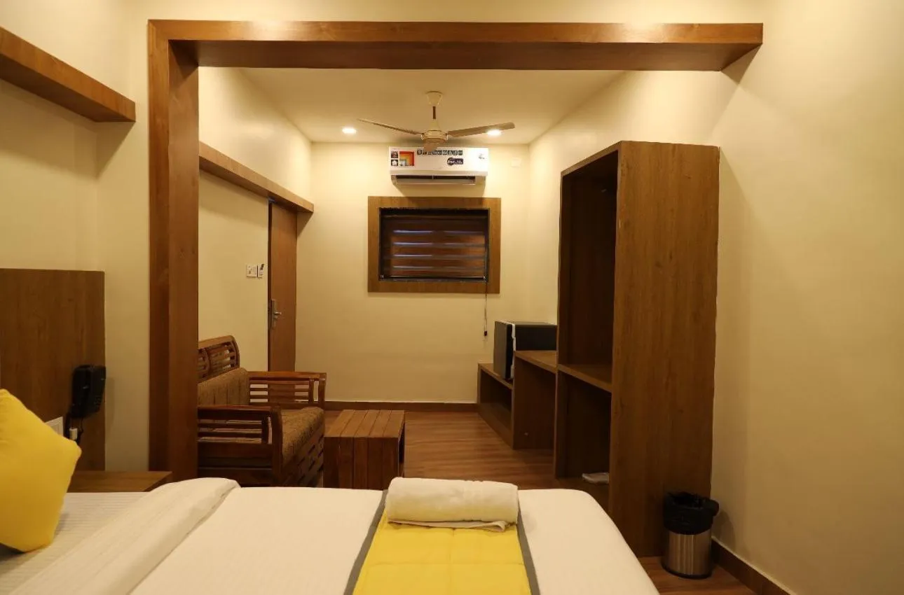 Photo of the whole room, Bed in Hotel president park Coimbatore