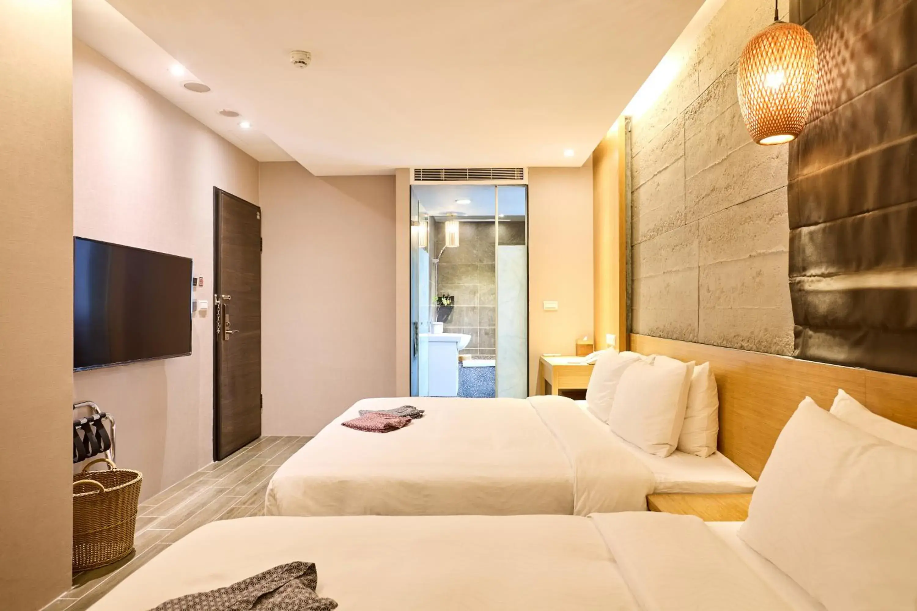 Property building, Bed in Tenlien onsen Hot Spring Hotel Property building, Bed in Tenlien onsen Hot Spring Hotel