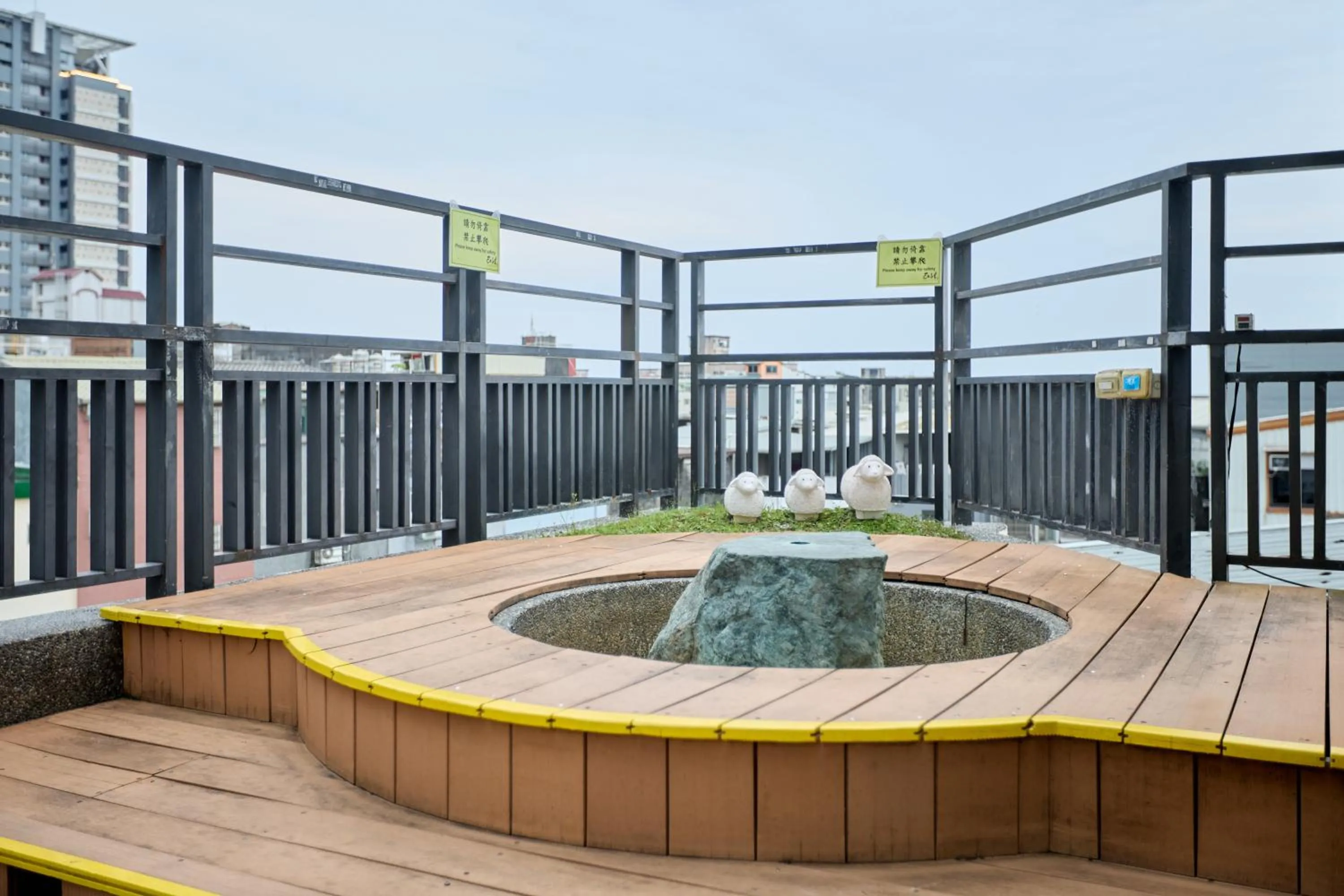 Balcony/Terrace in Tenlien onsen Hot Spring Hotel