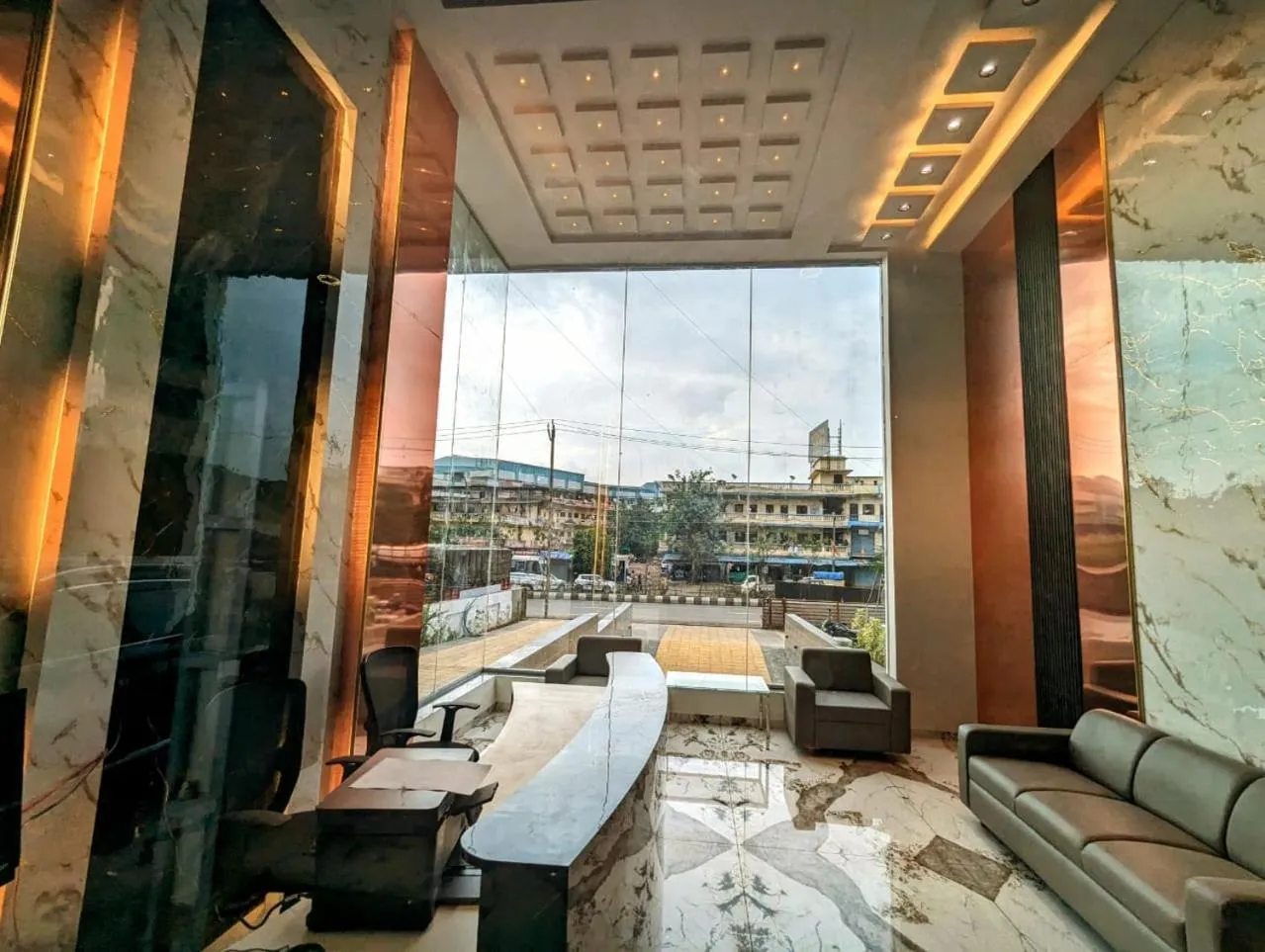 Lobby or reception in Hotel Majestic By NxtJen Hospitality