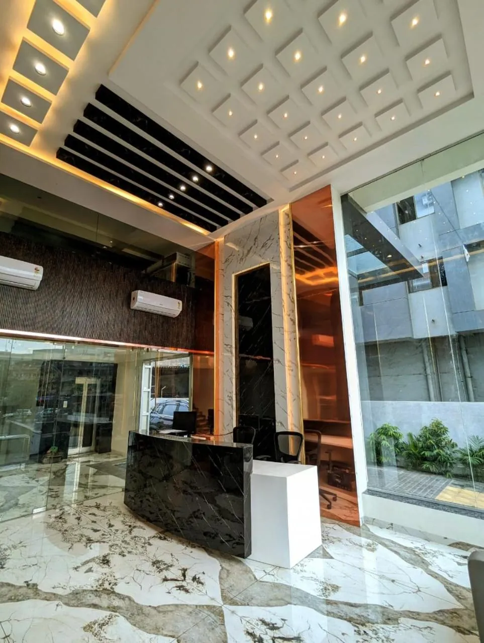 Lobby or reception in Hotel Majestic By NxtJen Hospitality