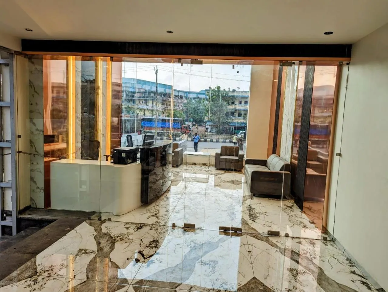 Lobby or reception in Hotel Majestic By NxtJen Hospitality