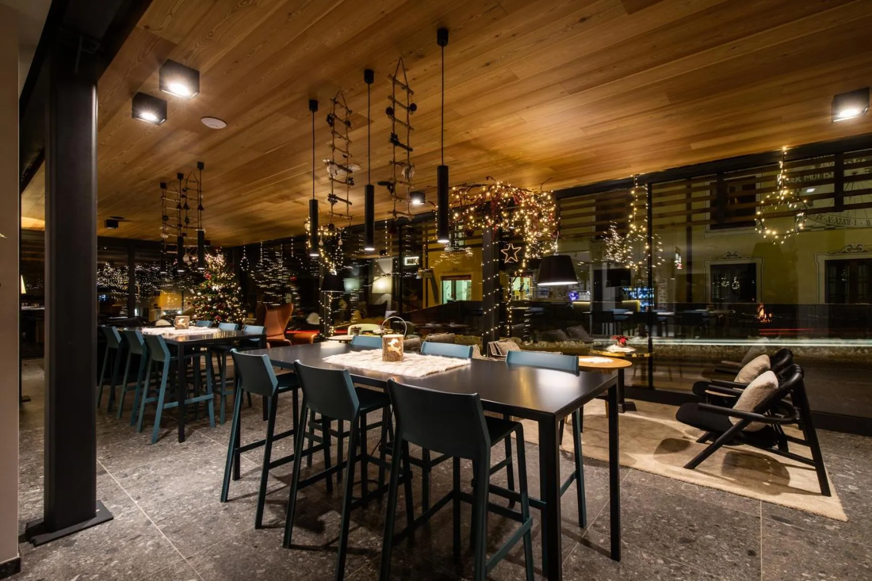 Restaurant/places to eat in Bach Boutique Hotel