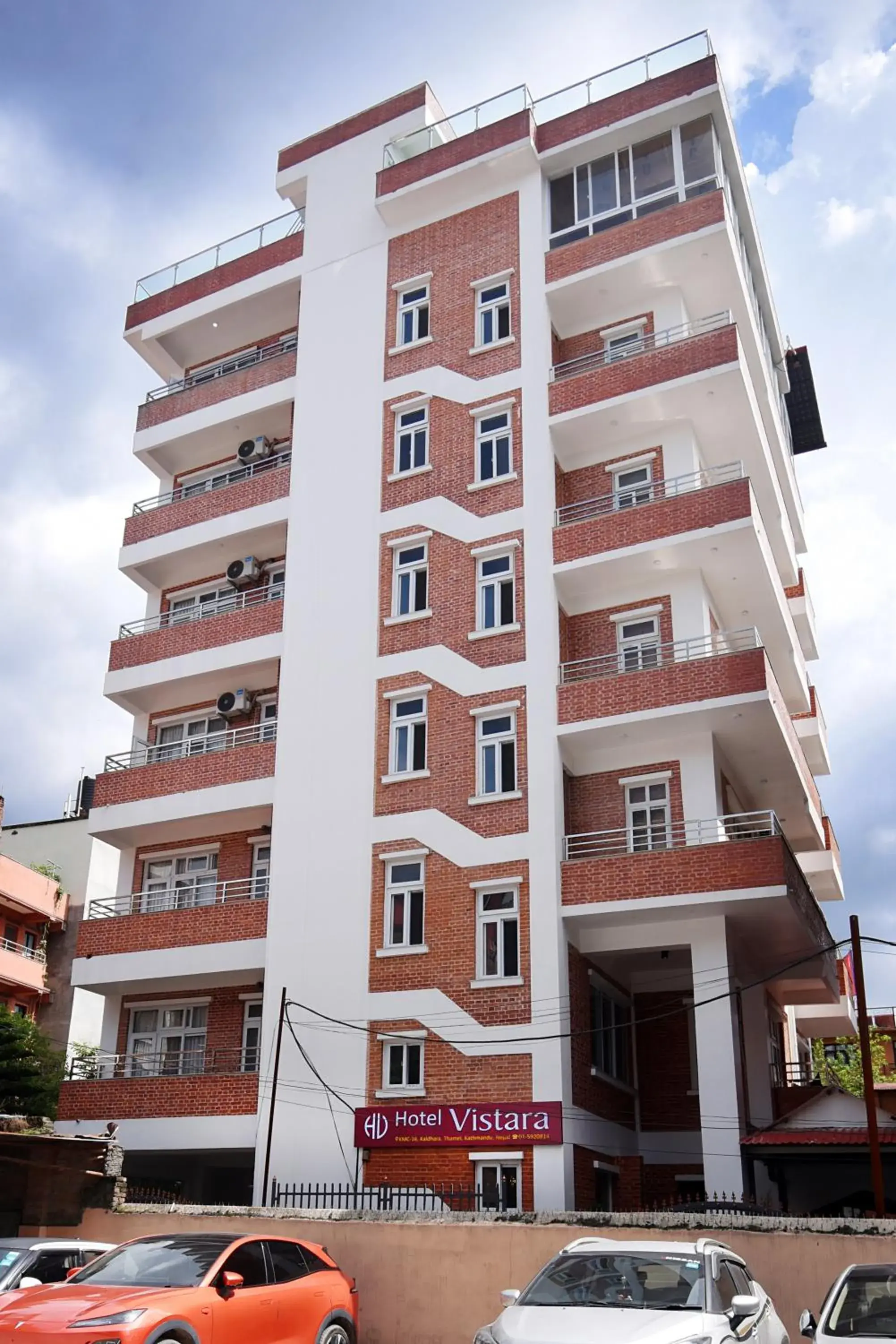 Property building in Hotel Vistara Property building in Hotel Vistara