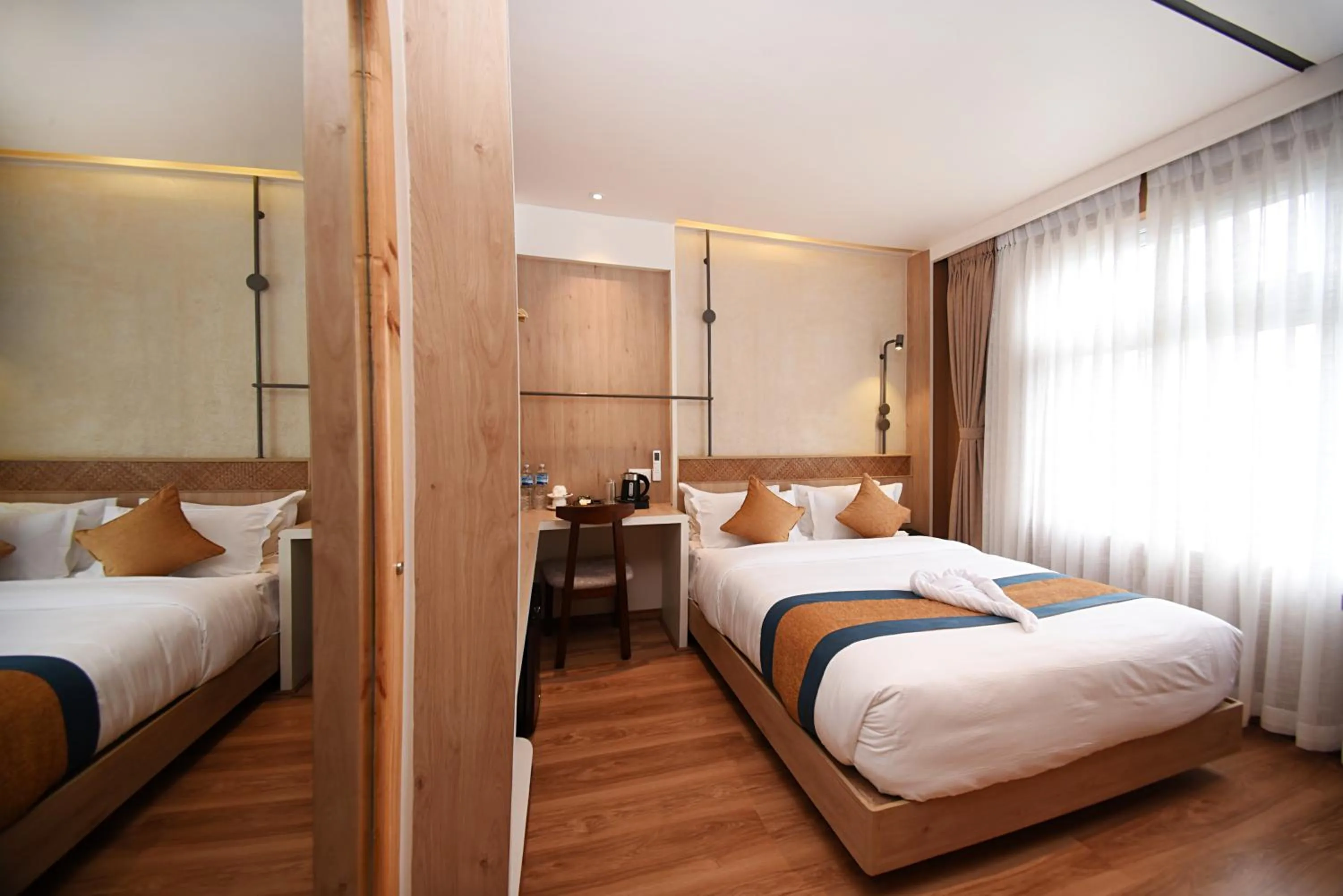 Photo of the whole room, Bed in Hotel Vistara