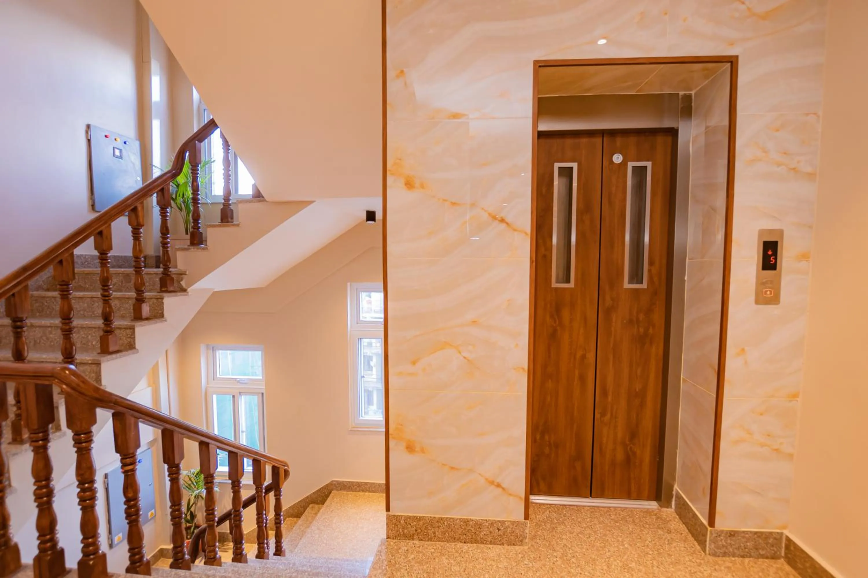 elevator in Hotel Vistara