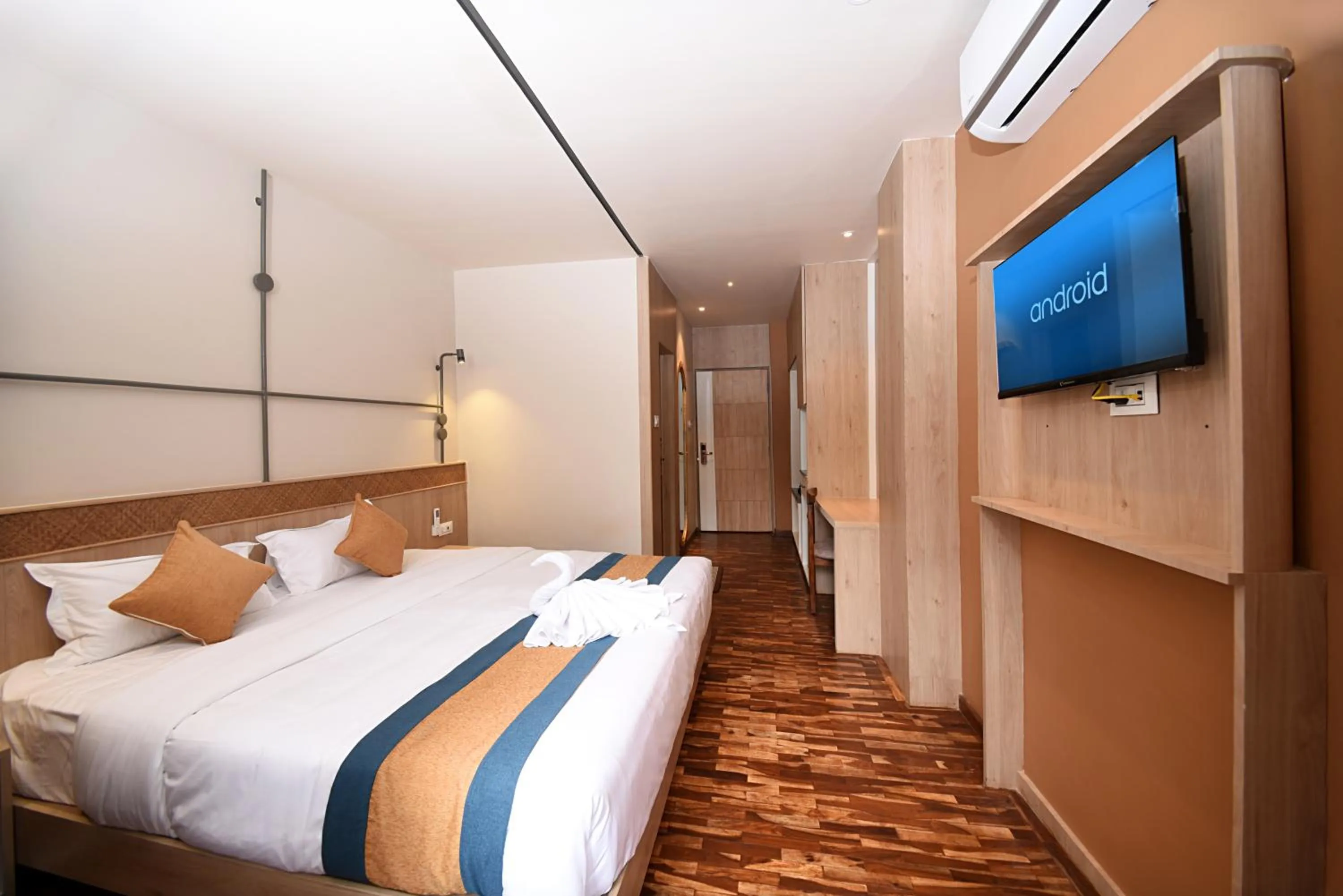 Photo of the whole room, Bed in Hotel Vistara