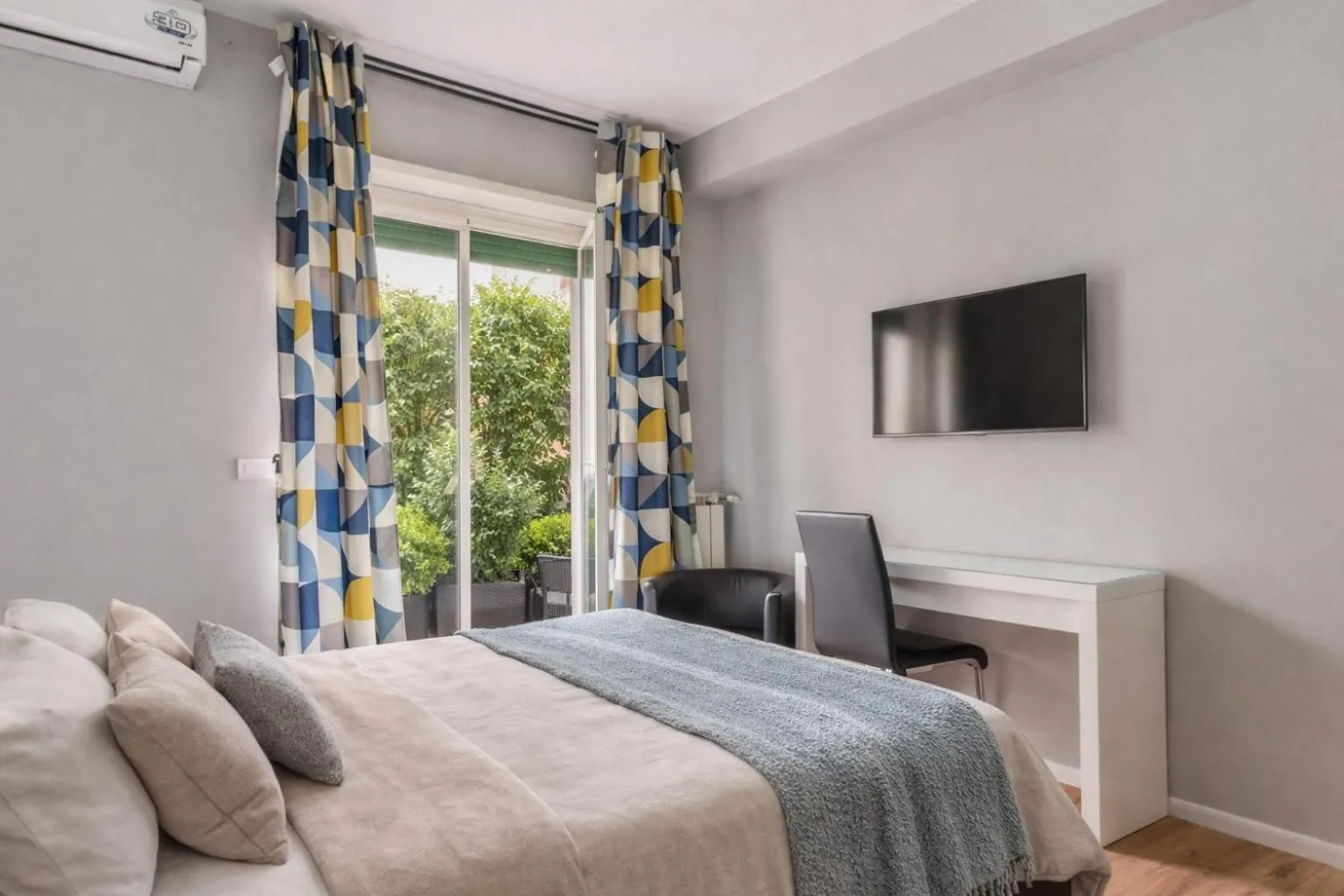 TV and multimedia, Bed in Tollì Superior Guest House