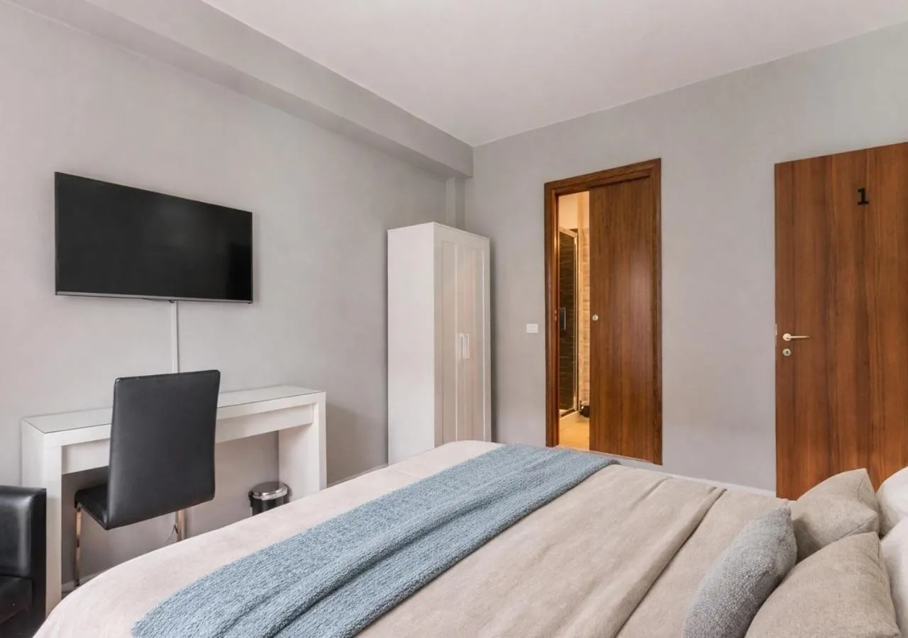 TV and multimedia, Bed in Tollì Superior Guest House