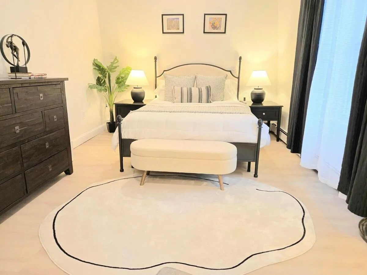 Two-Bedroom Superior Apartment in The Underwood-Hale House