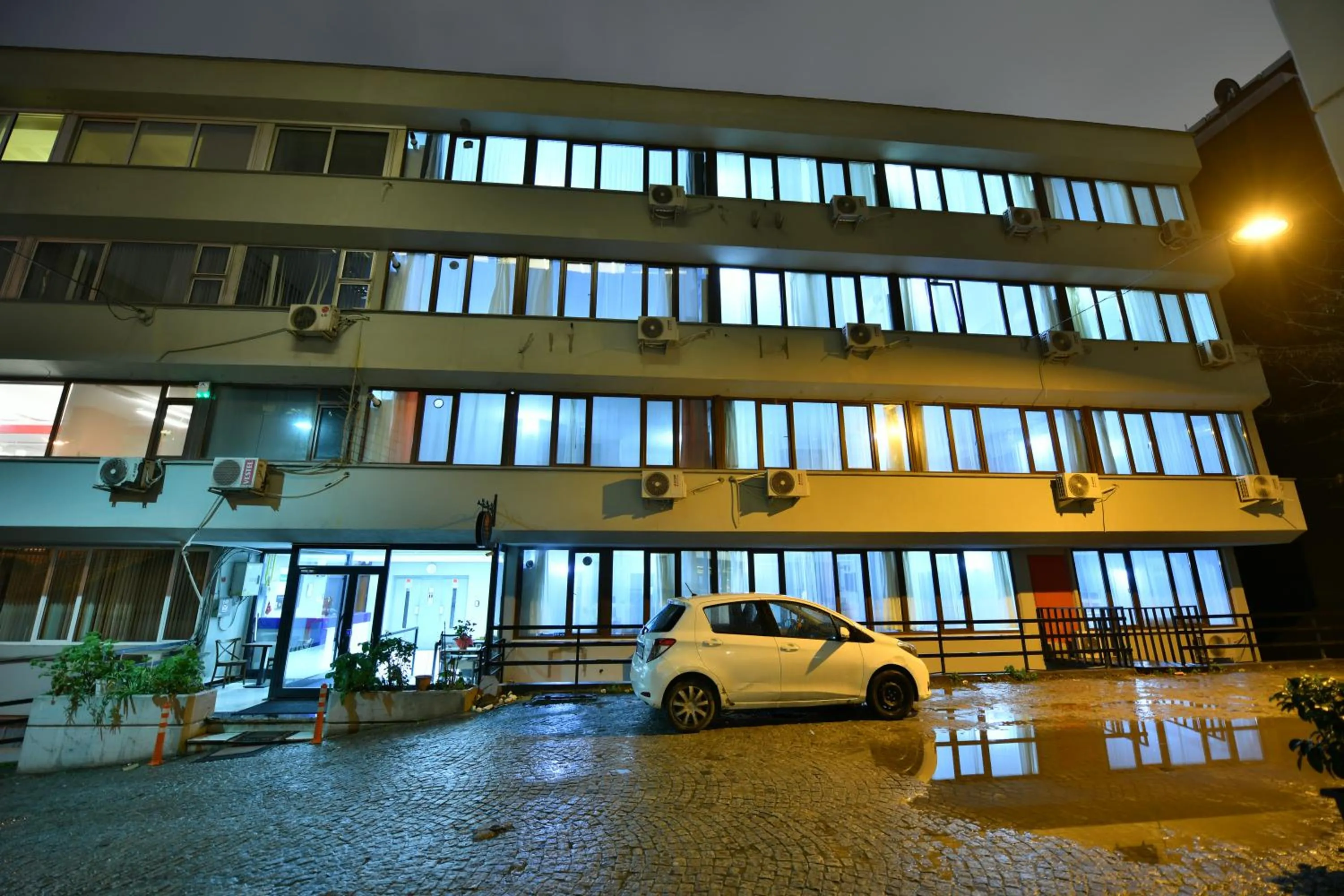Property building in İstanbul Port Hotel