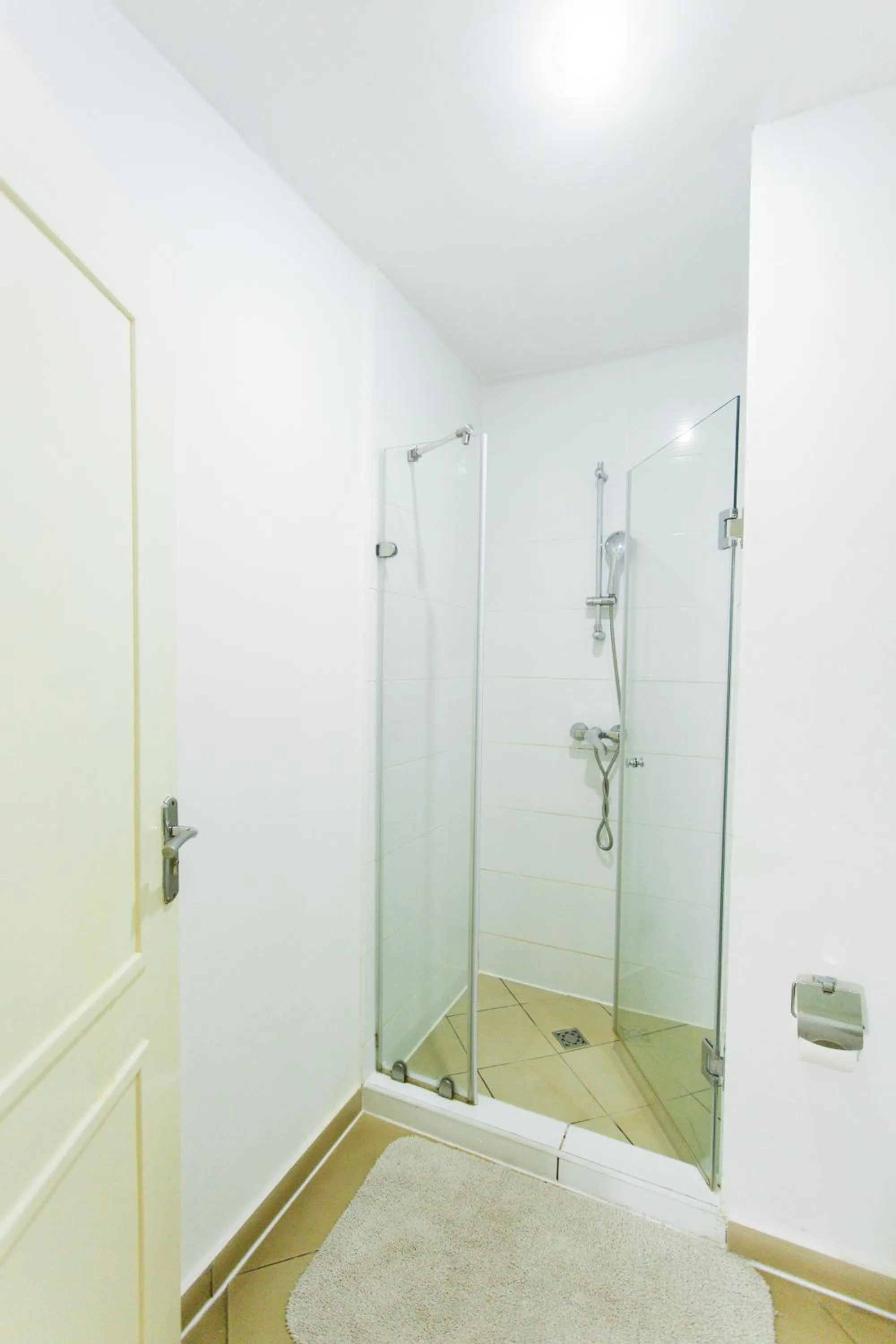 Shower in Accra Luxury Apartments at Clifton Place