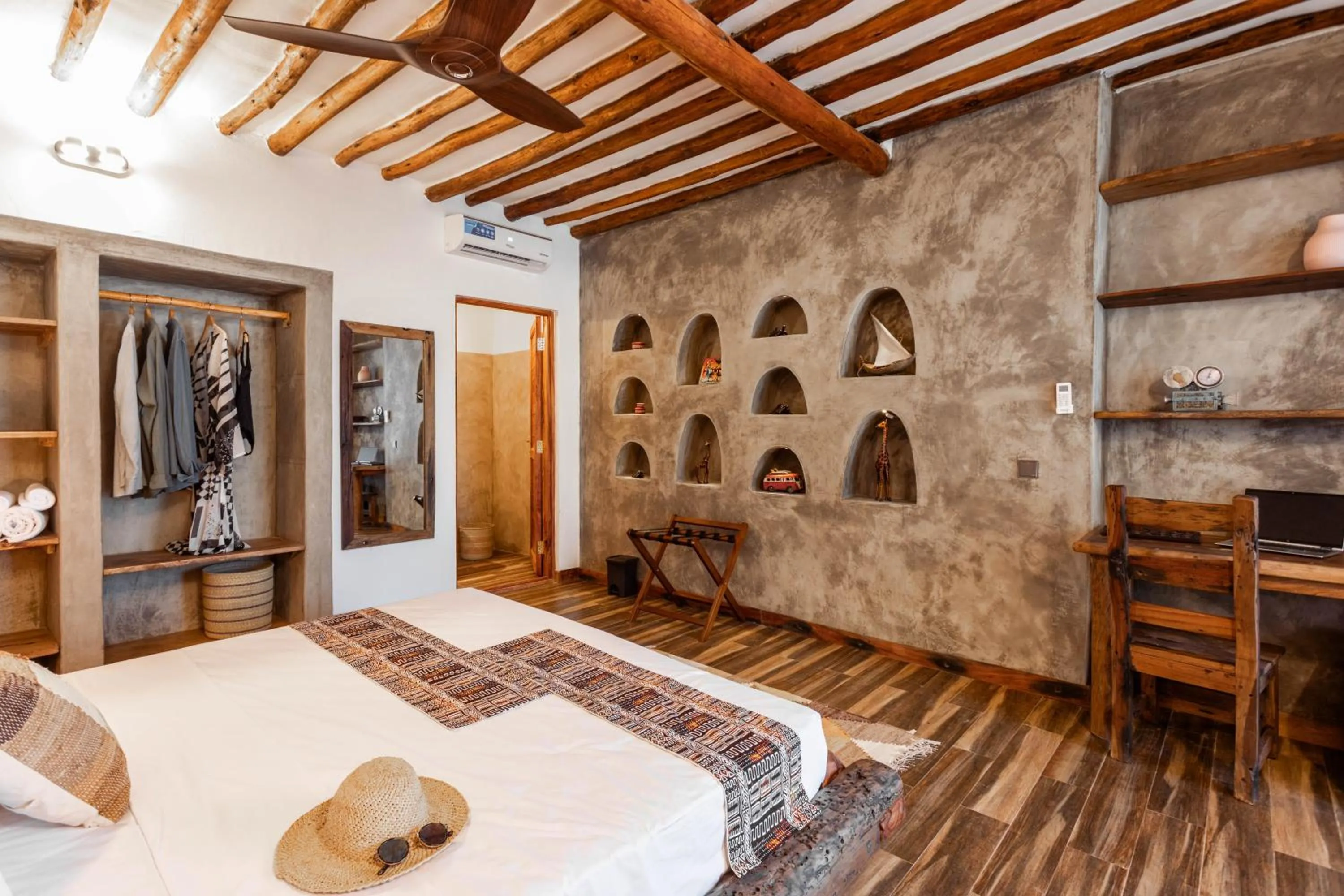 Bed in Casa Ananda Boutique Hotel