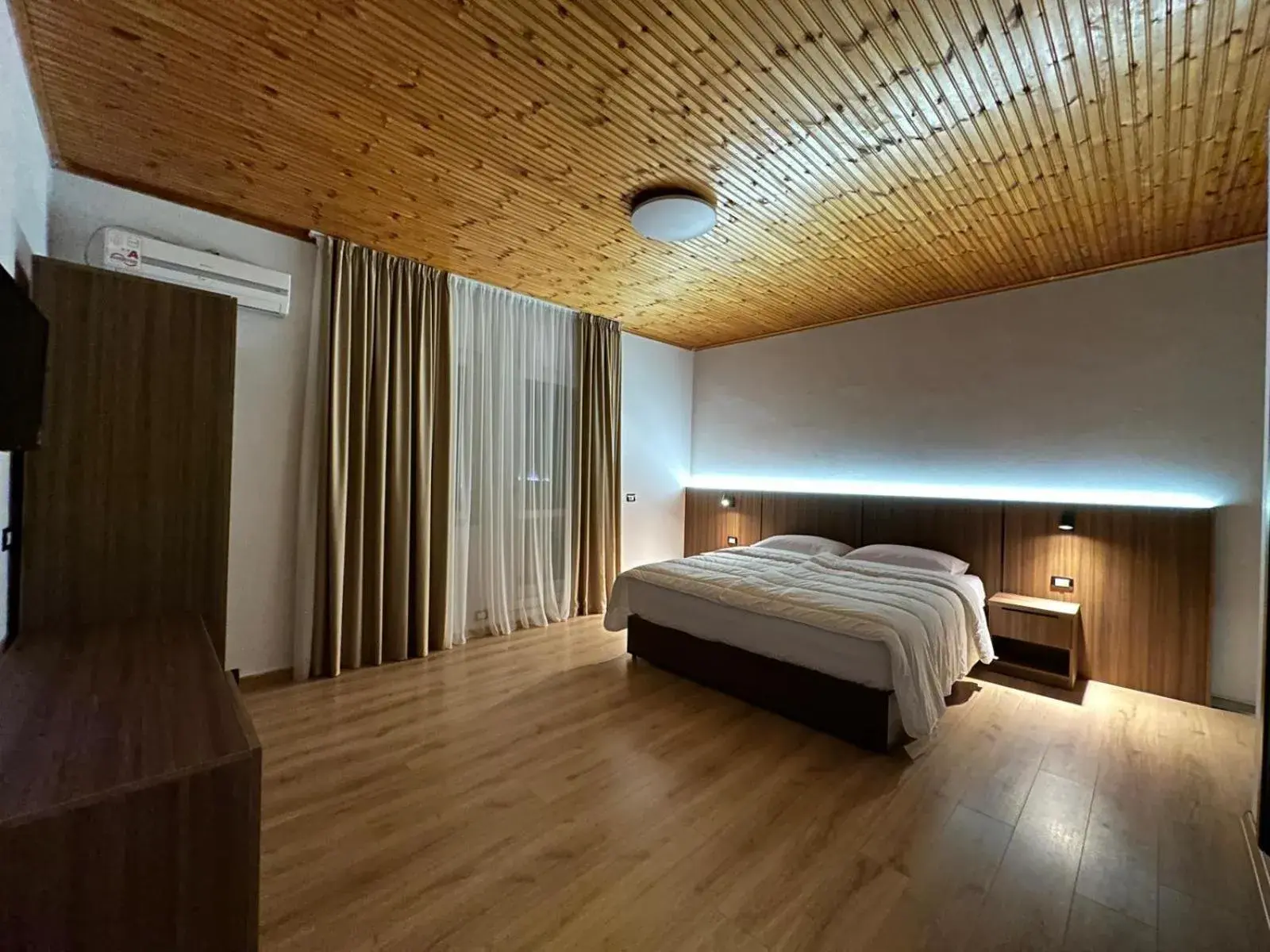 Double Room with Private Bathroom - single occupancy in Hotel Aleks Double Room with Private Bathroom - single occupancy in Hotel Aleks