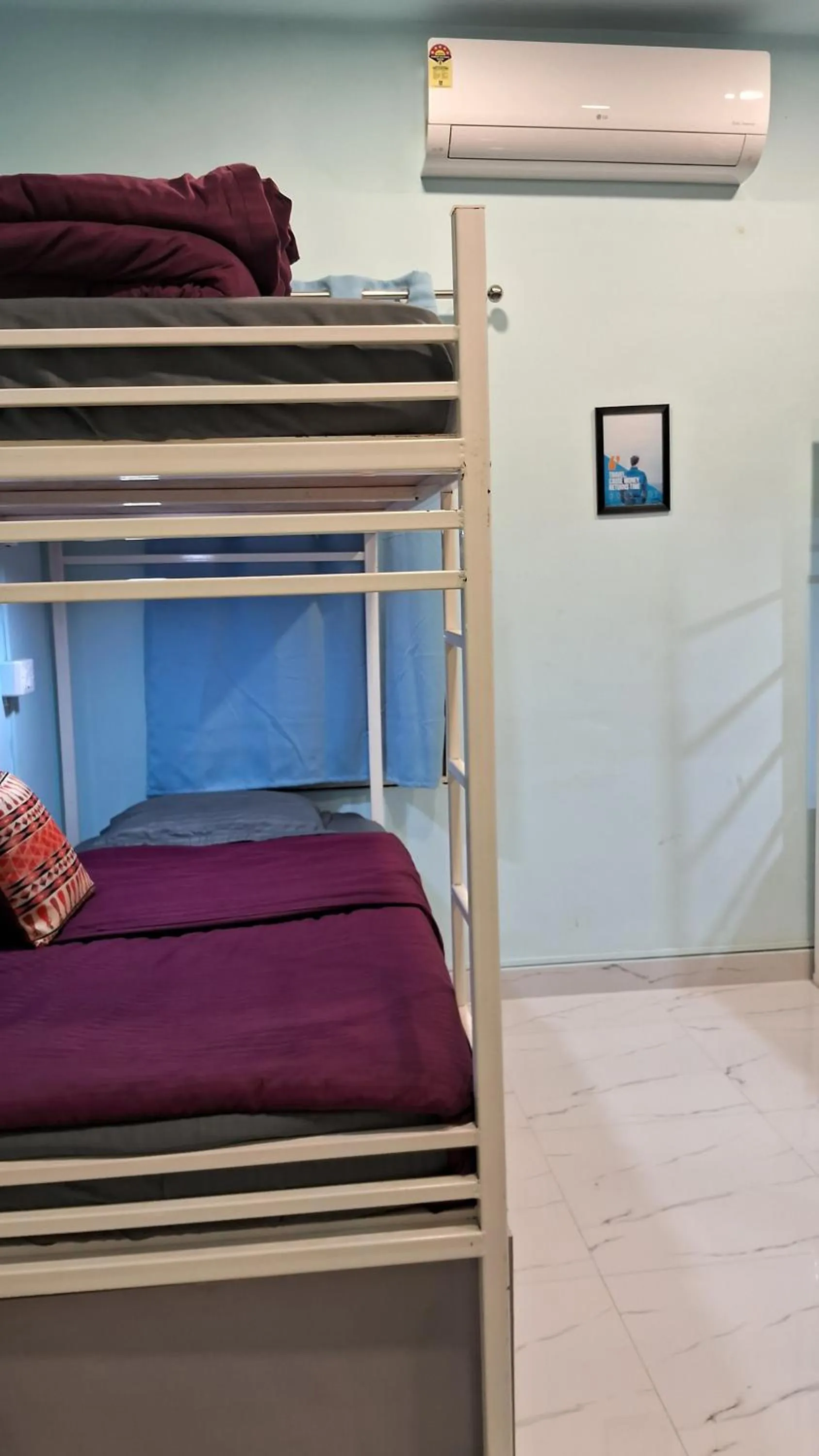 Bedroom, Bed in Cayzen