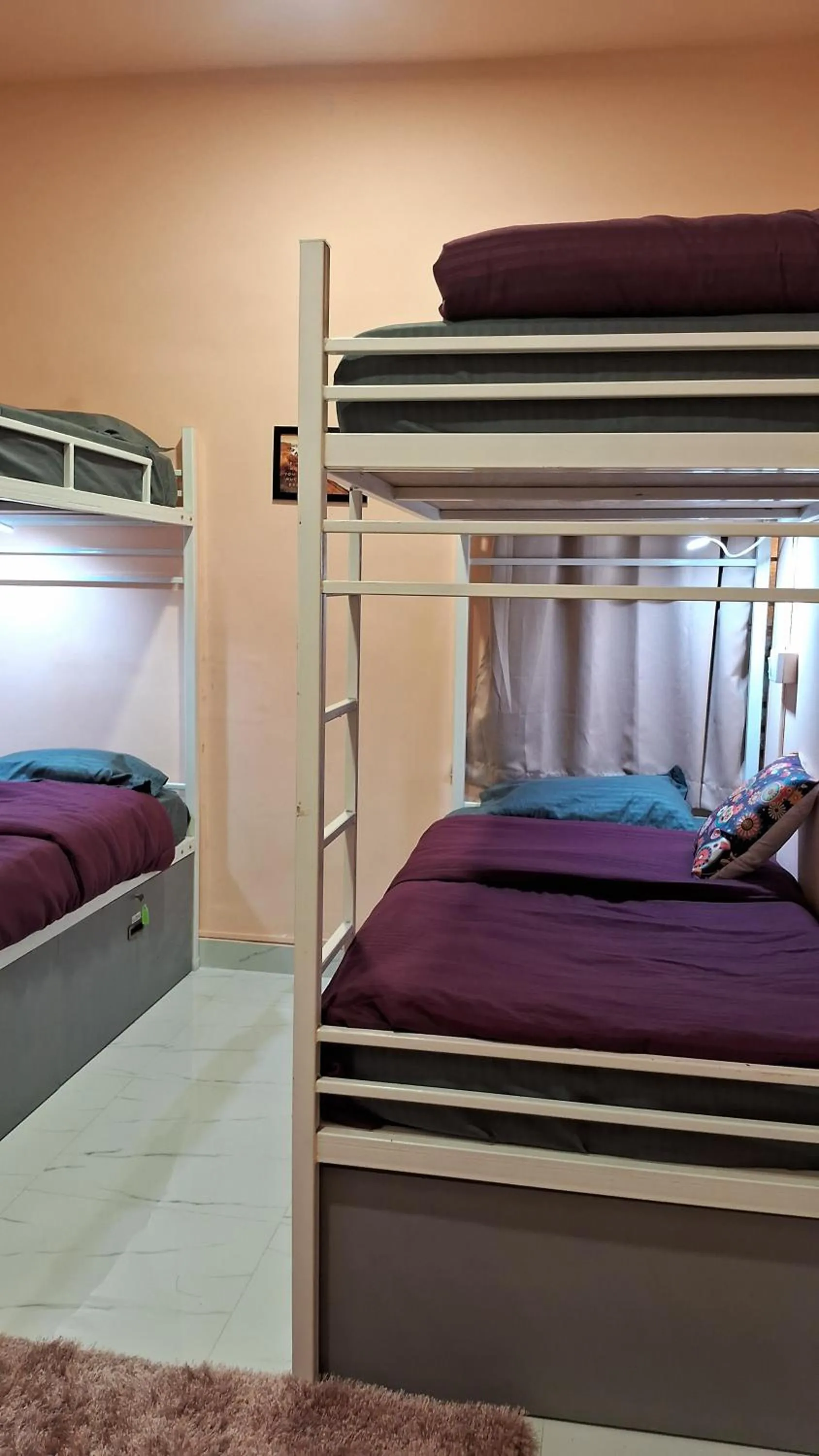 Bedroom, Bed in Cayzen