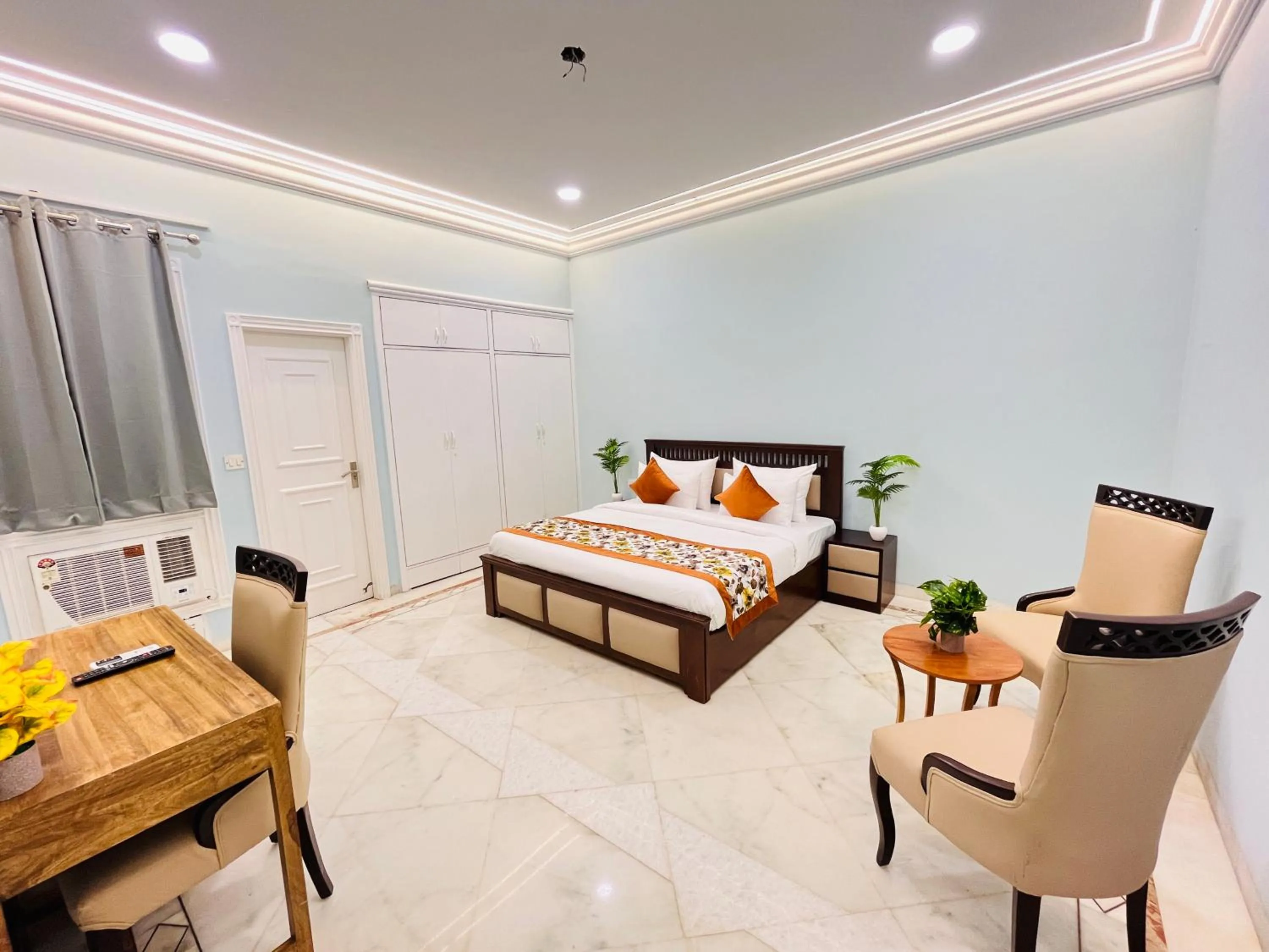 air conditioner, Bed in Gulmohar Residency, Hauz Khas New Delhi, Couple Friendly